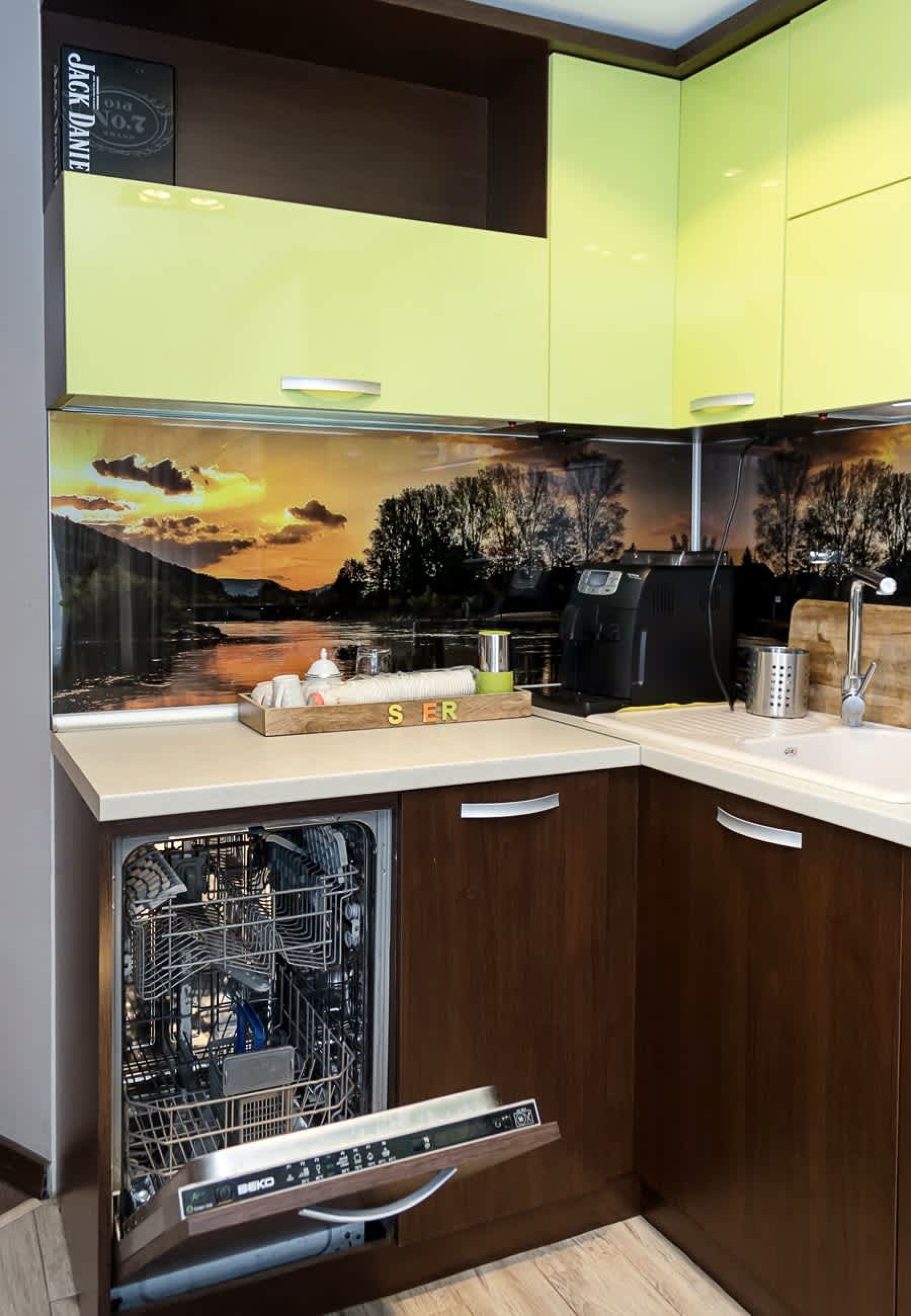 Scoutaround White Logo