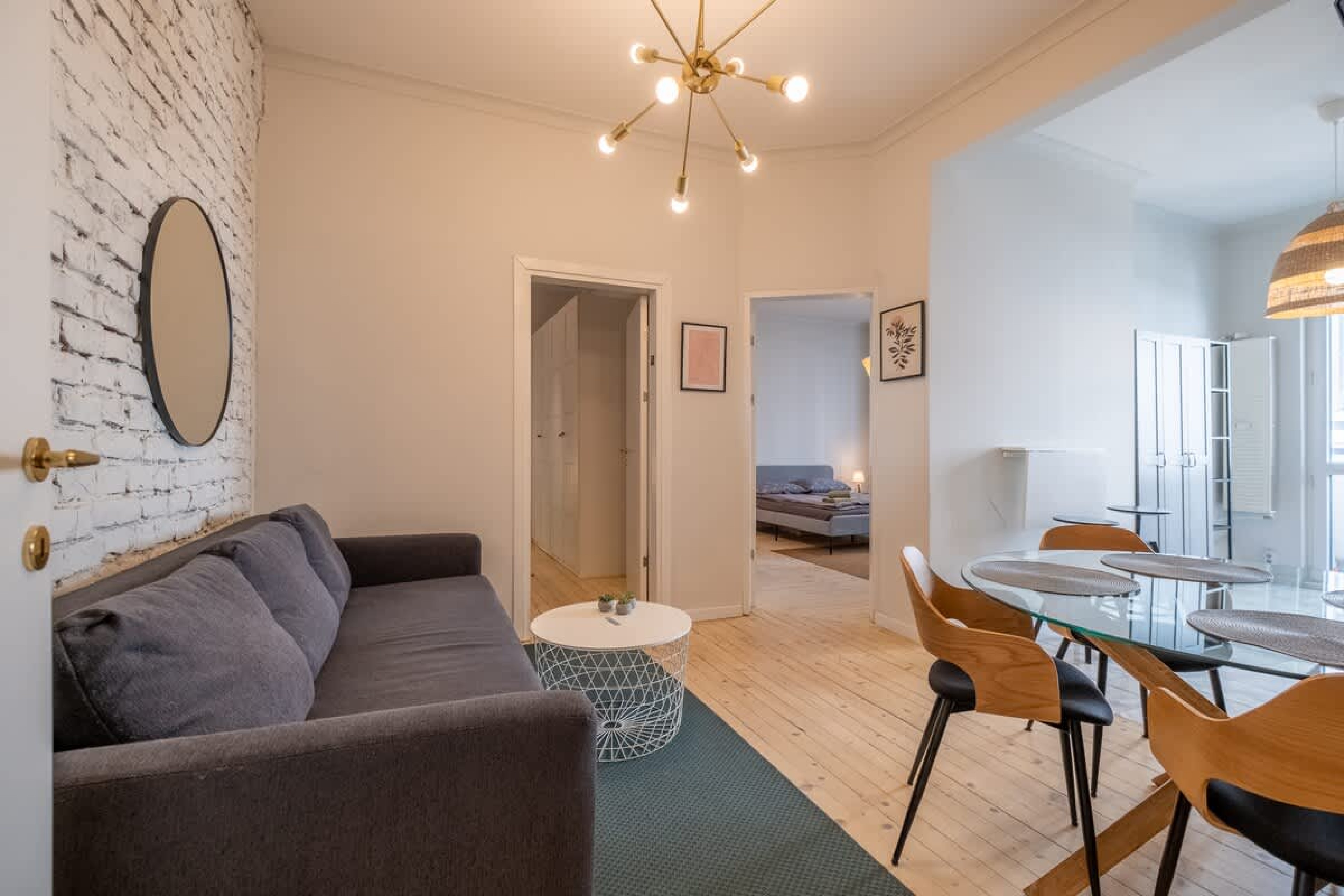 Scoutaround White Logo