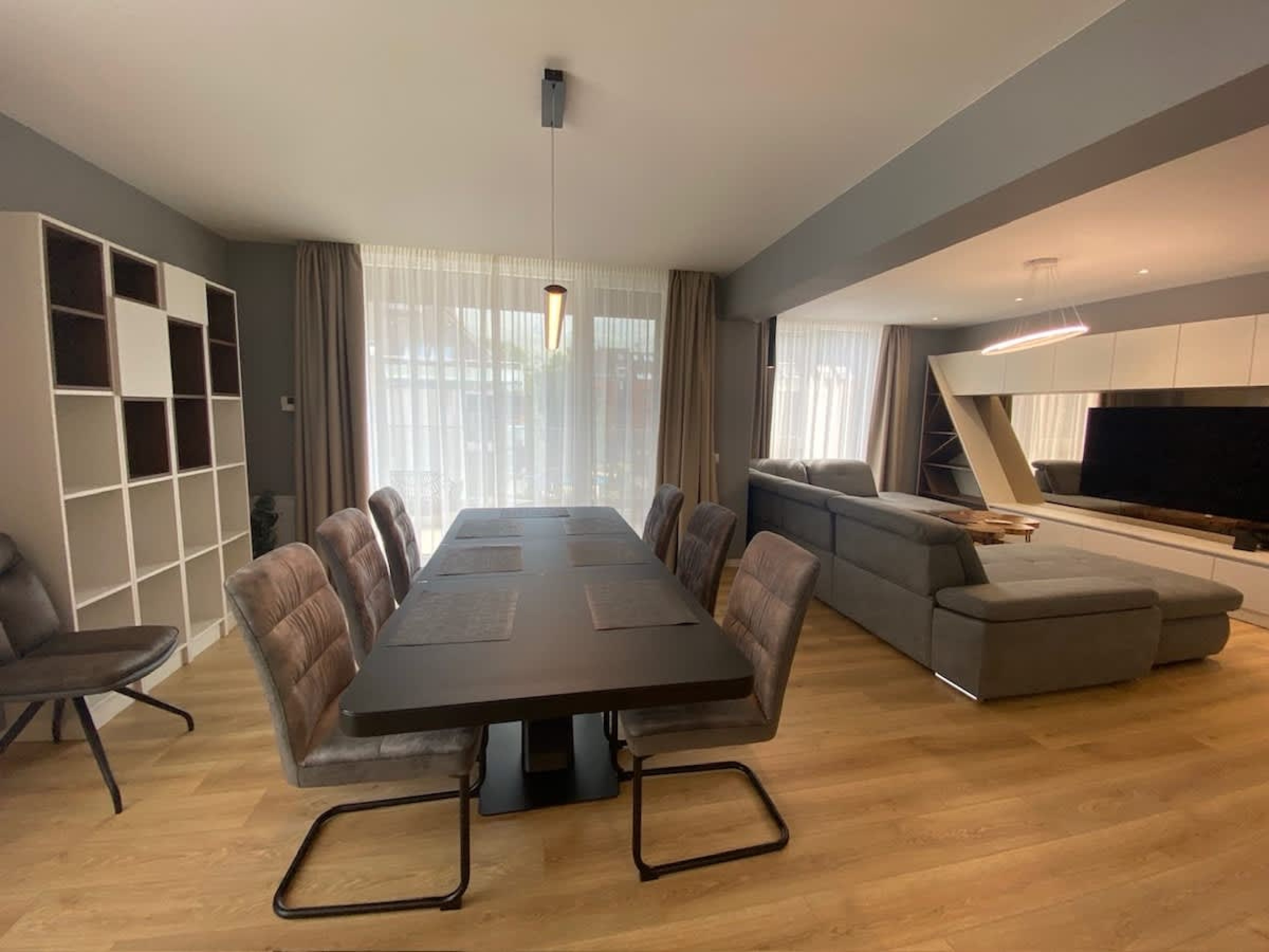 Scoutaround White Logo