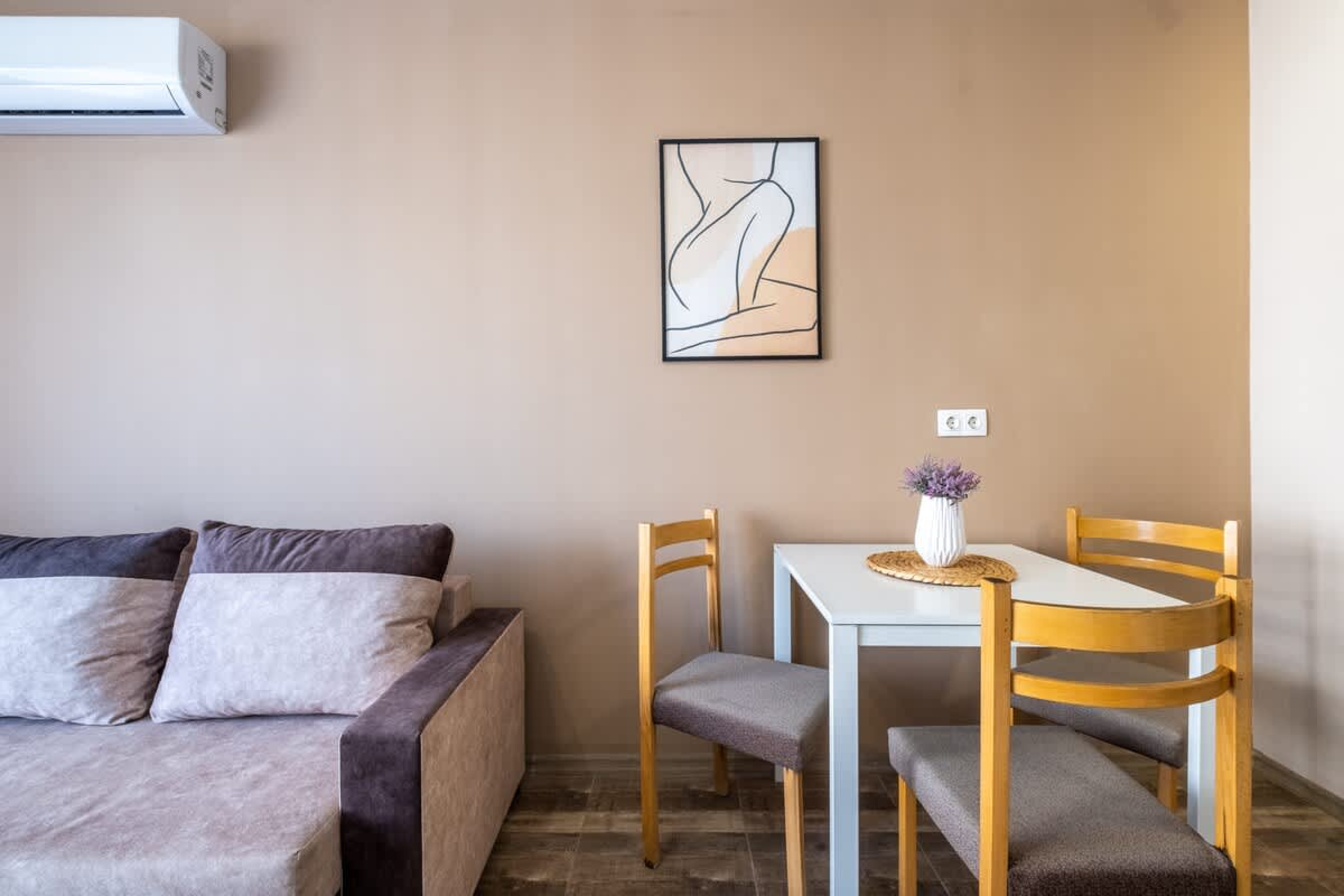 Scoutaround White Logo