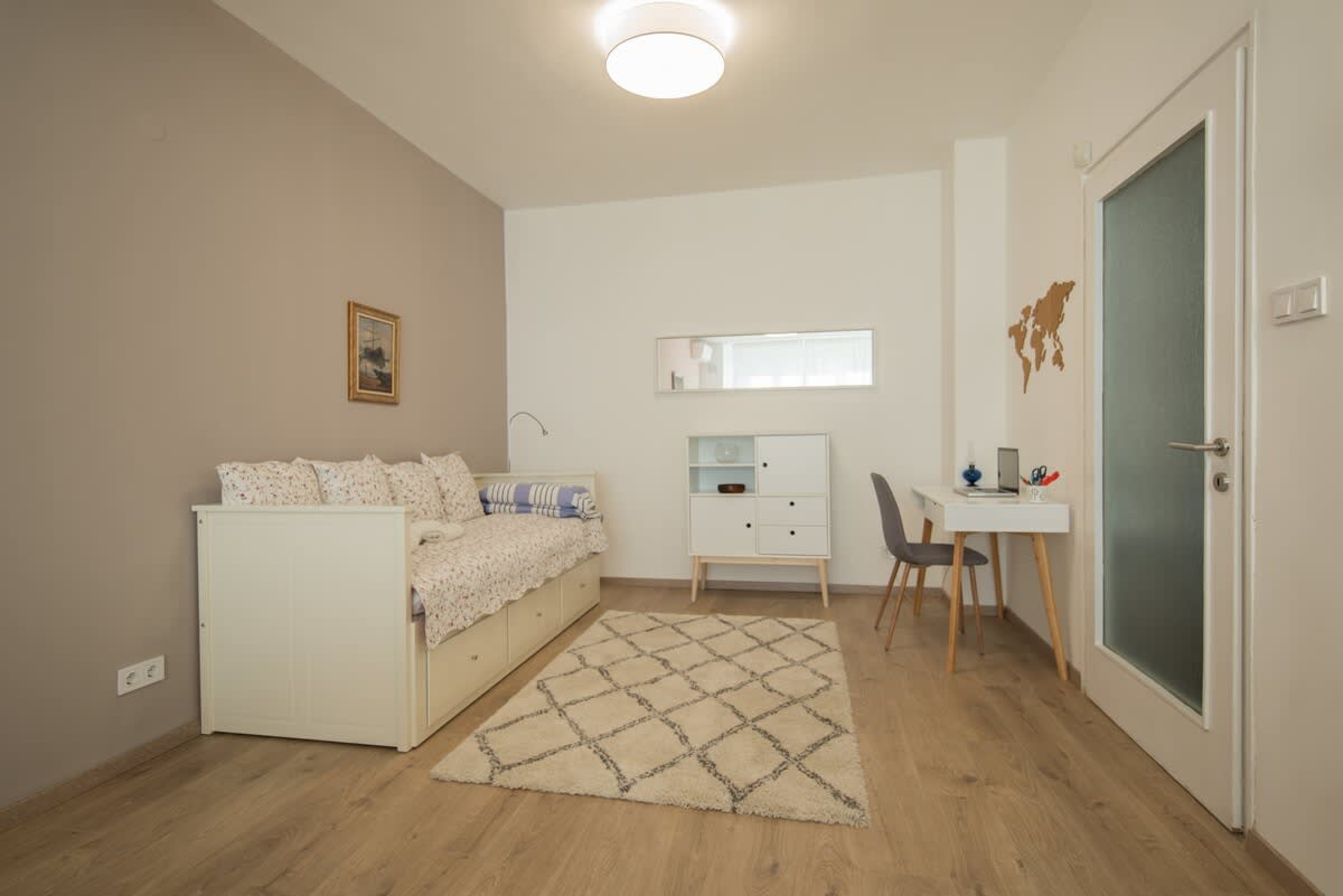 Scoutaround White Logo