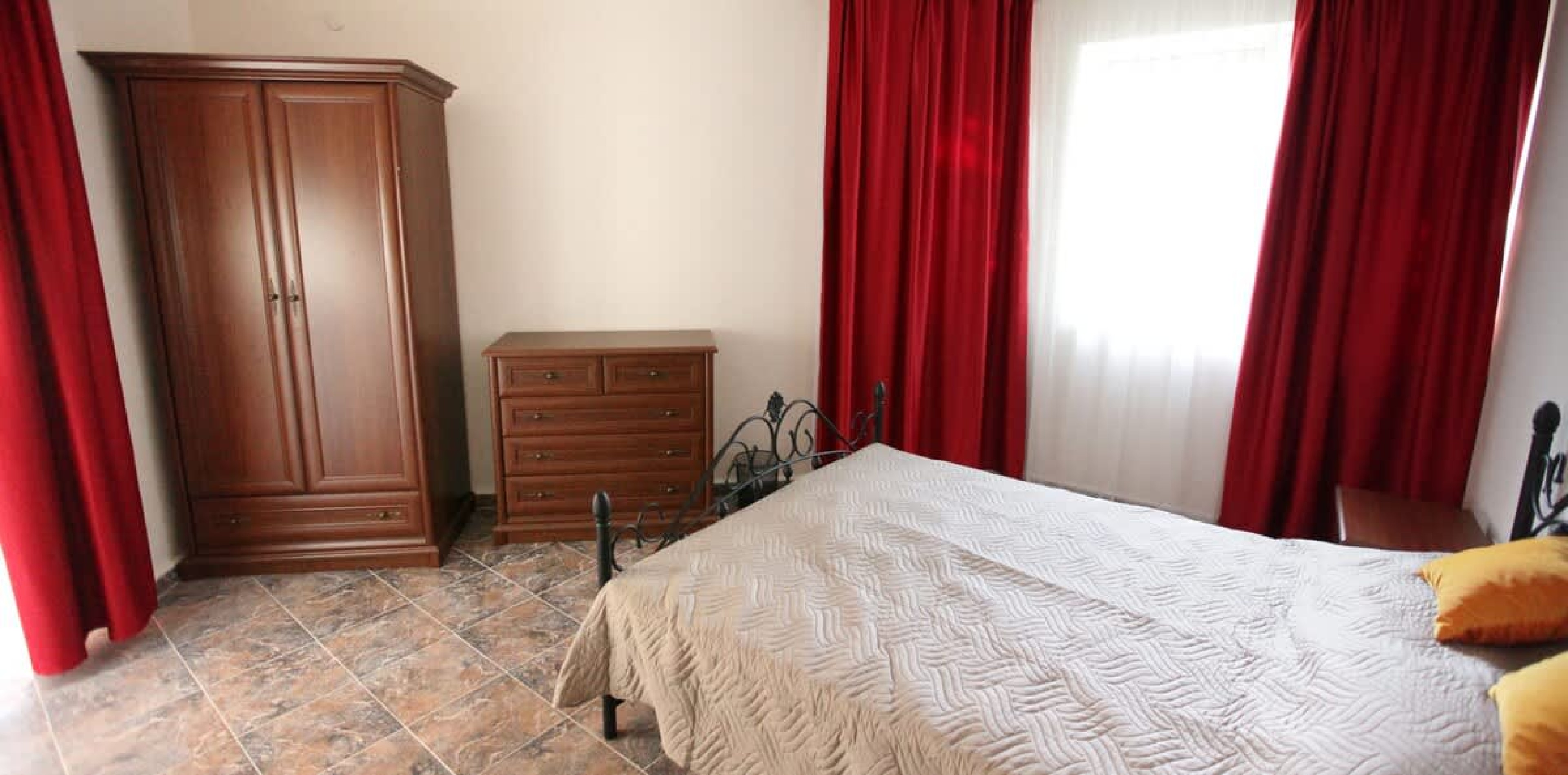 Scoutaround White Logo