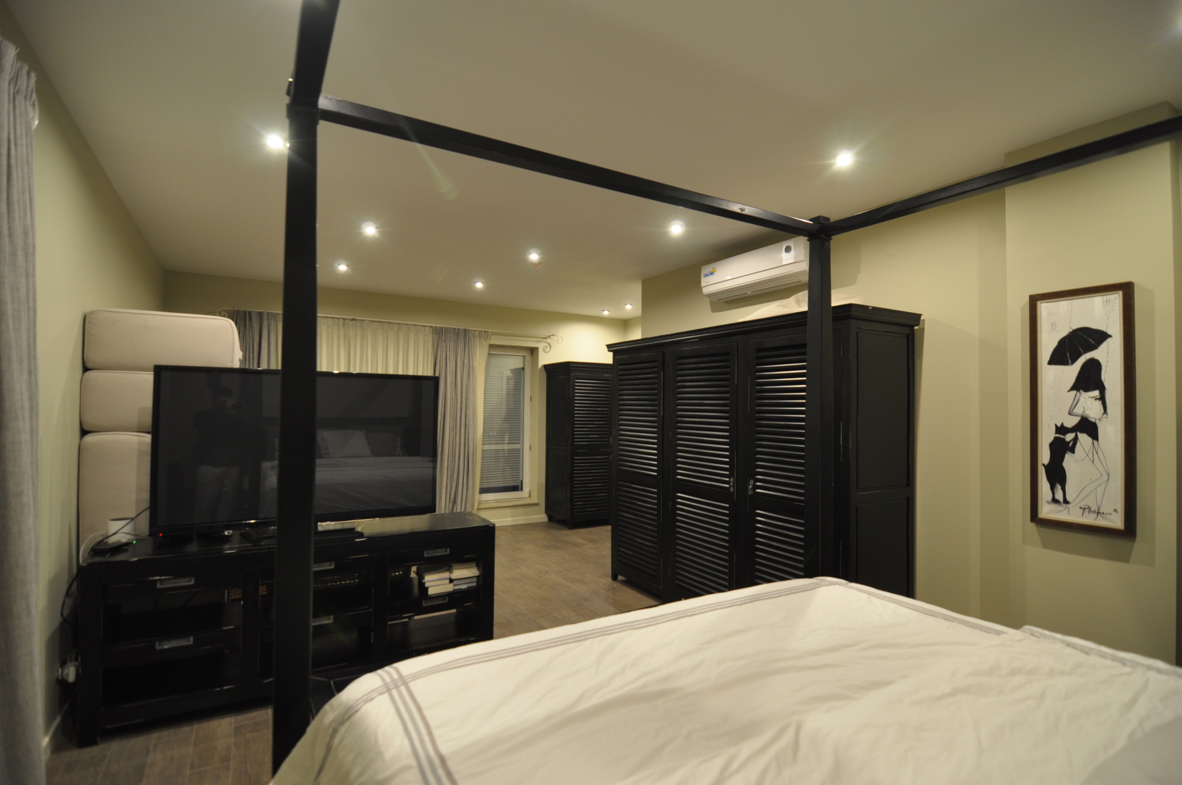 Scoutaround White Logo