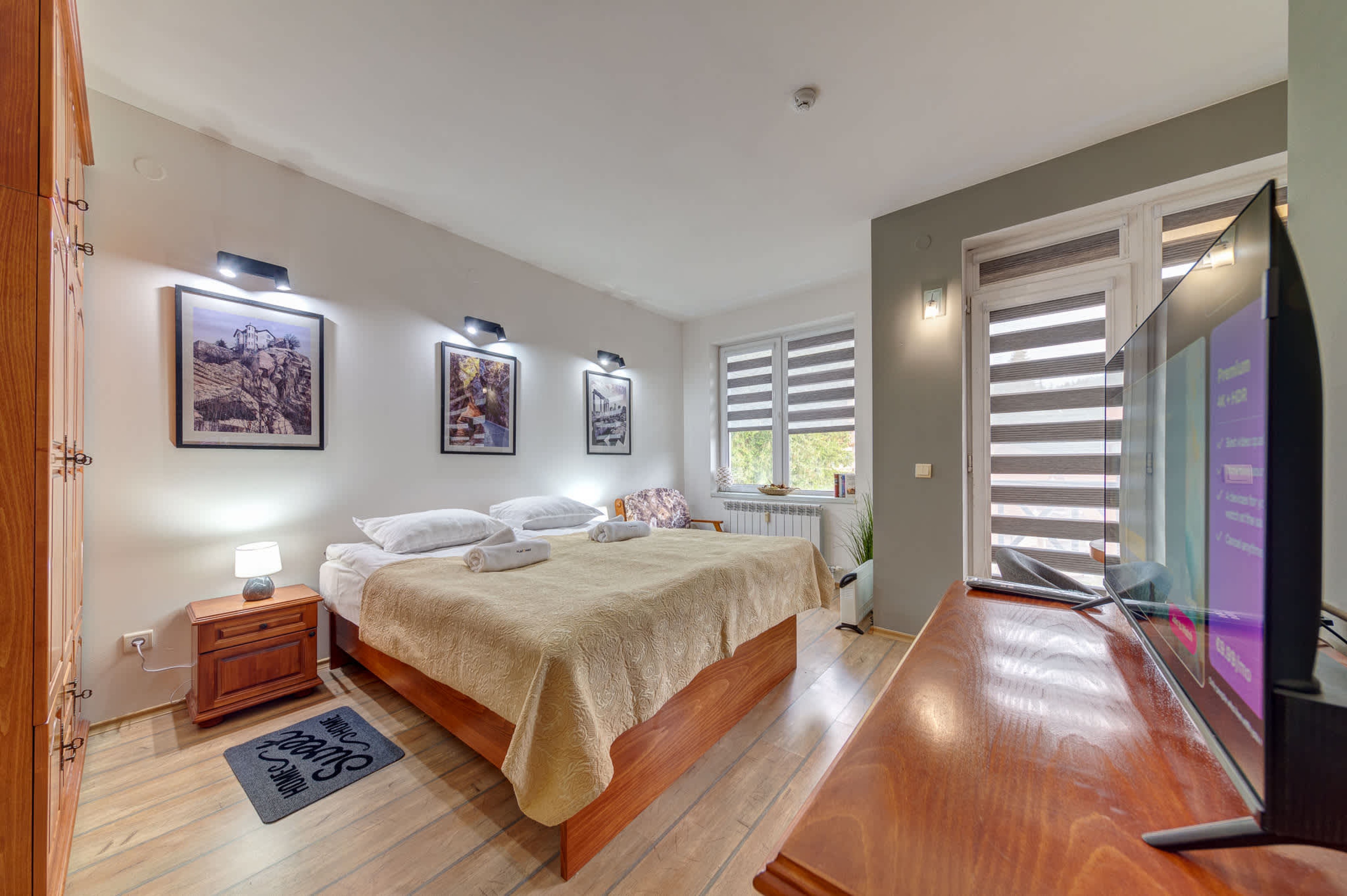 Scoutaround White Logo