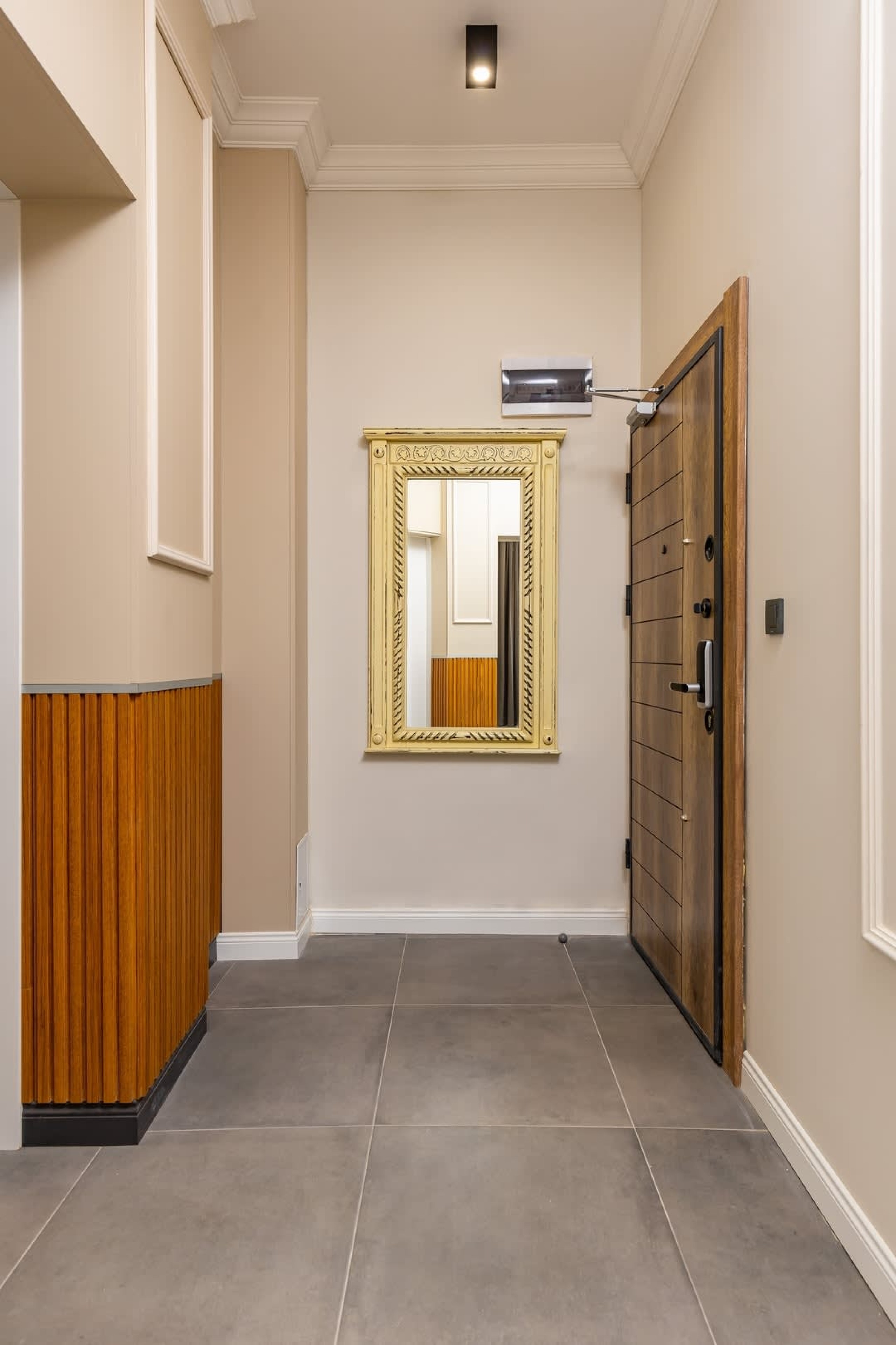 Scoutaround White Logo