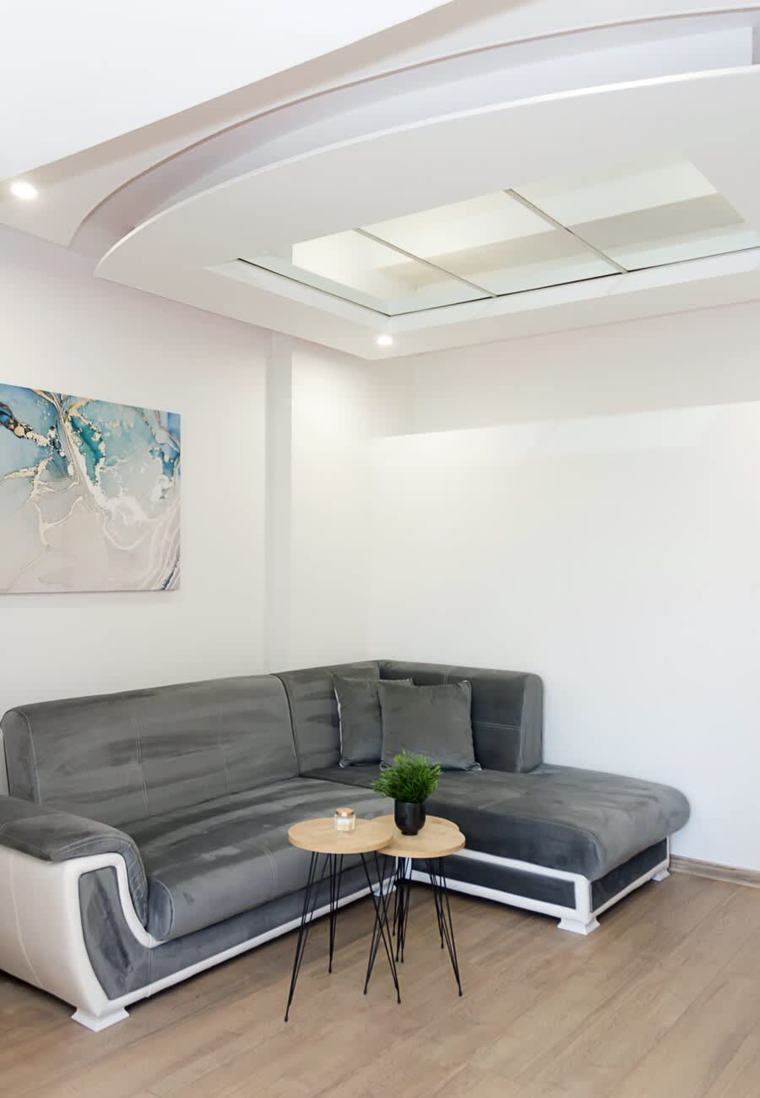 Scoutaround White Logo