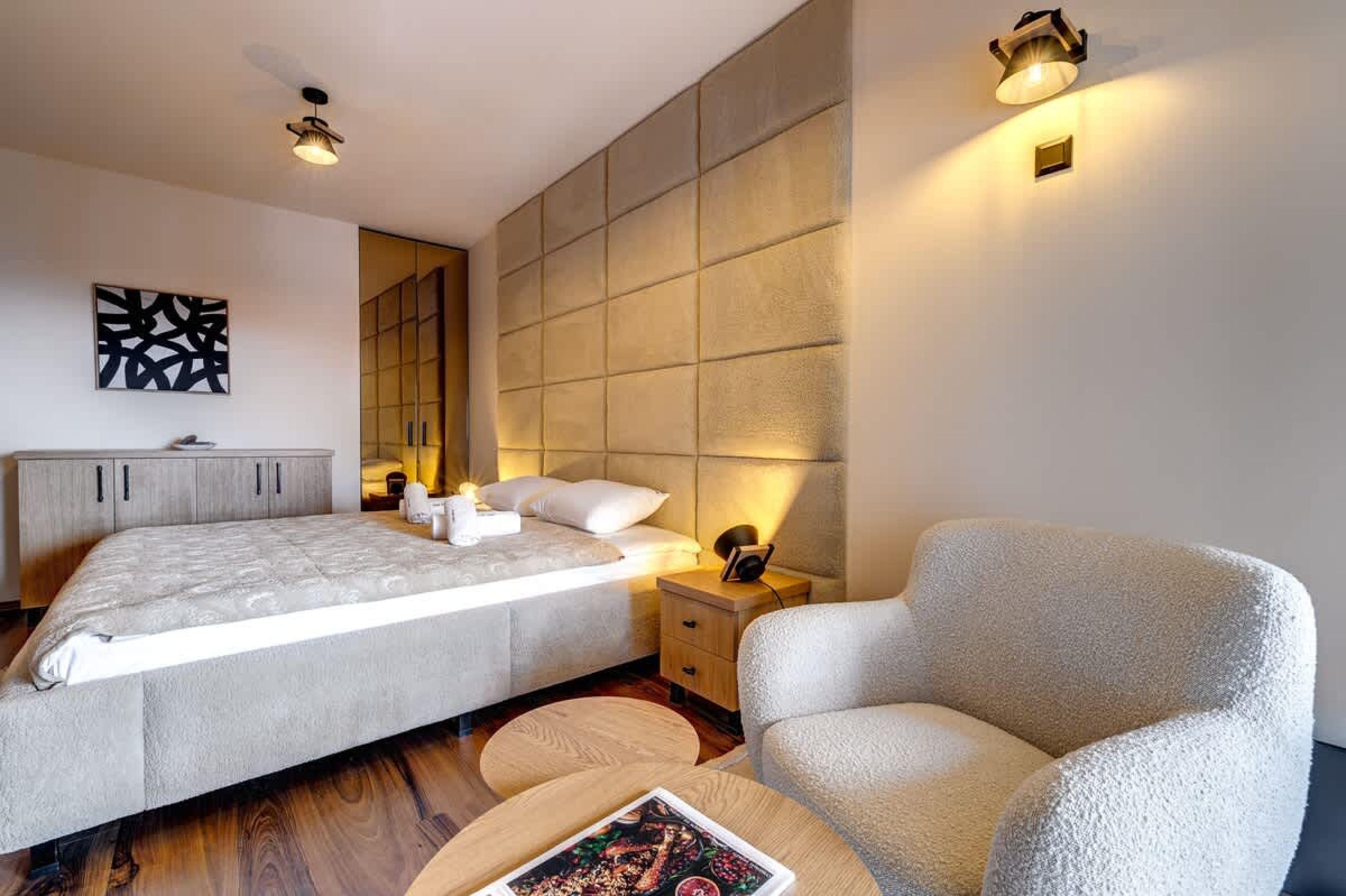 Scoutaround White Logo