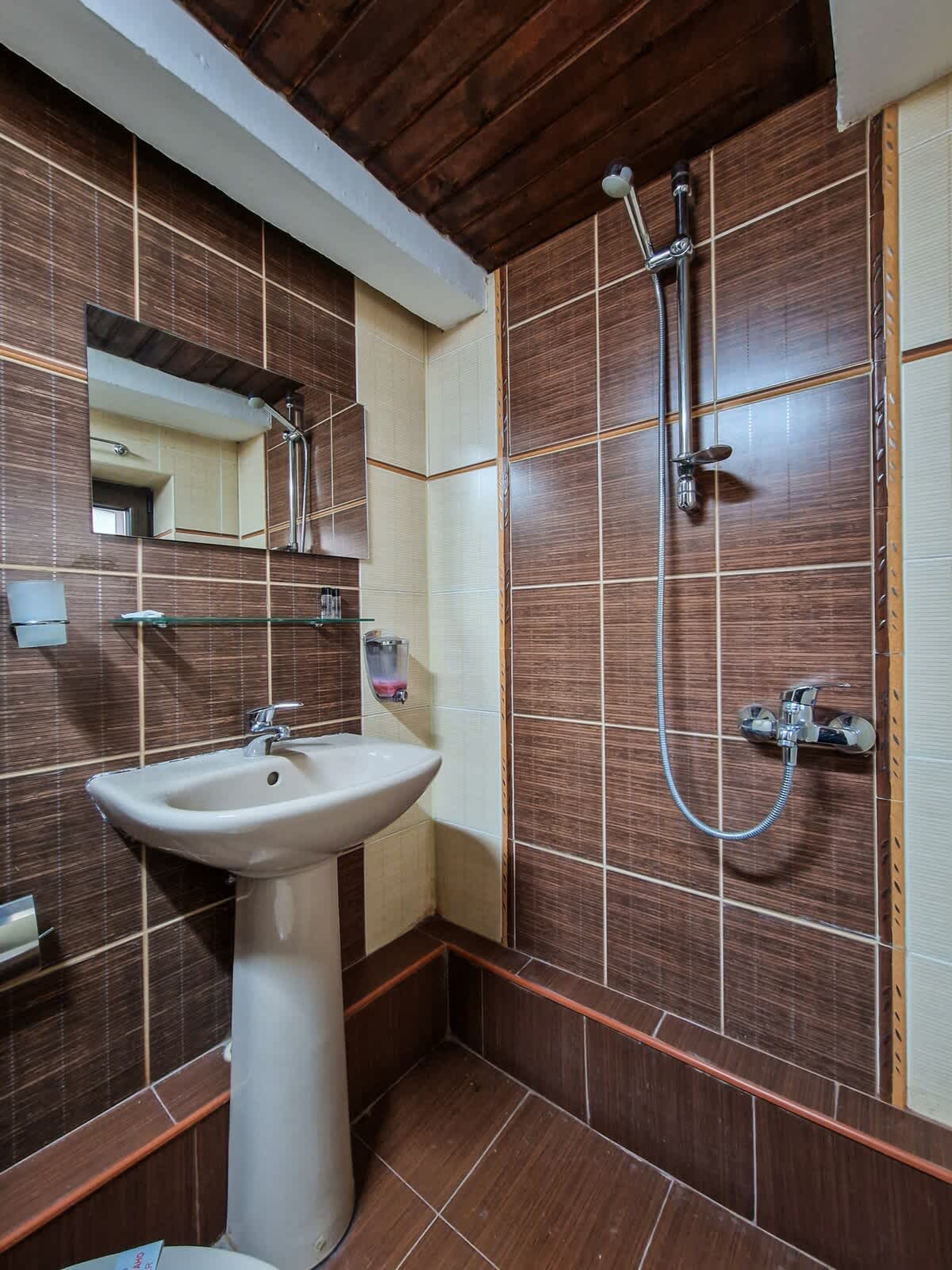 Scoutaround White Logo