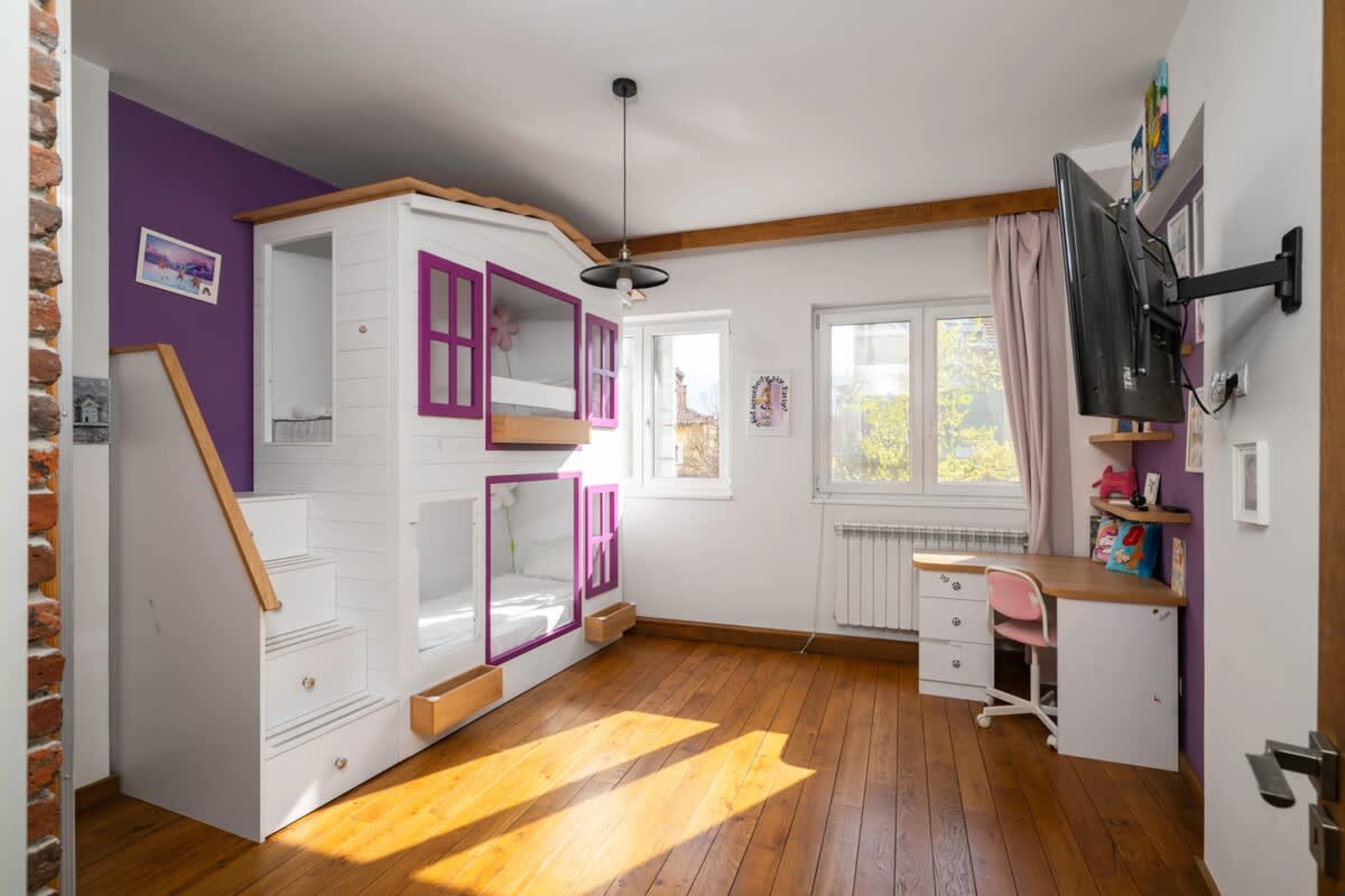 Scoutaround White Logo