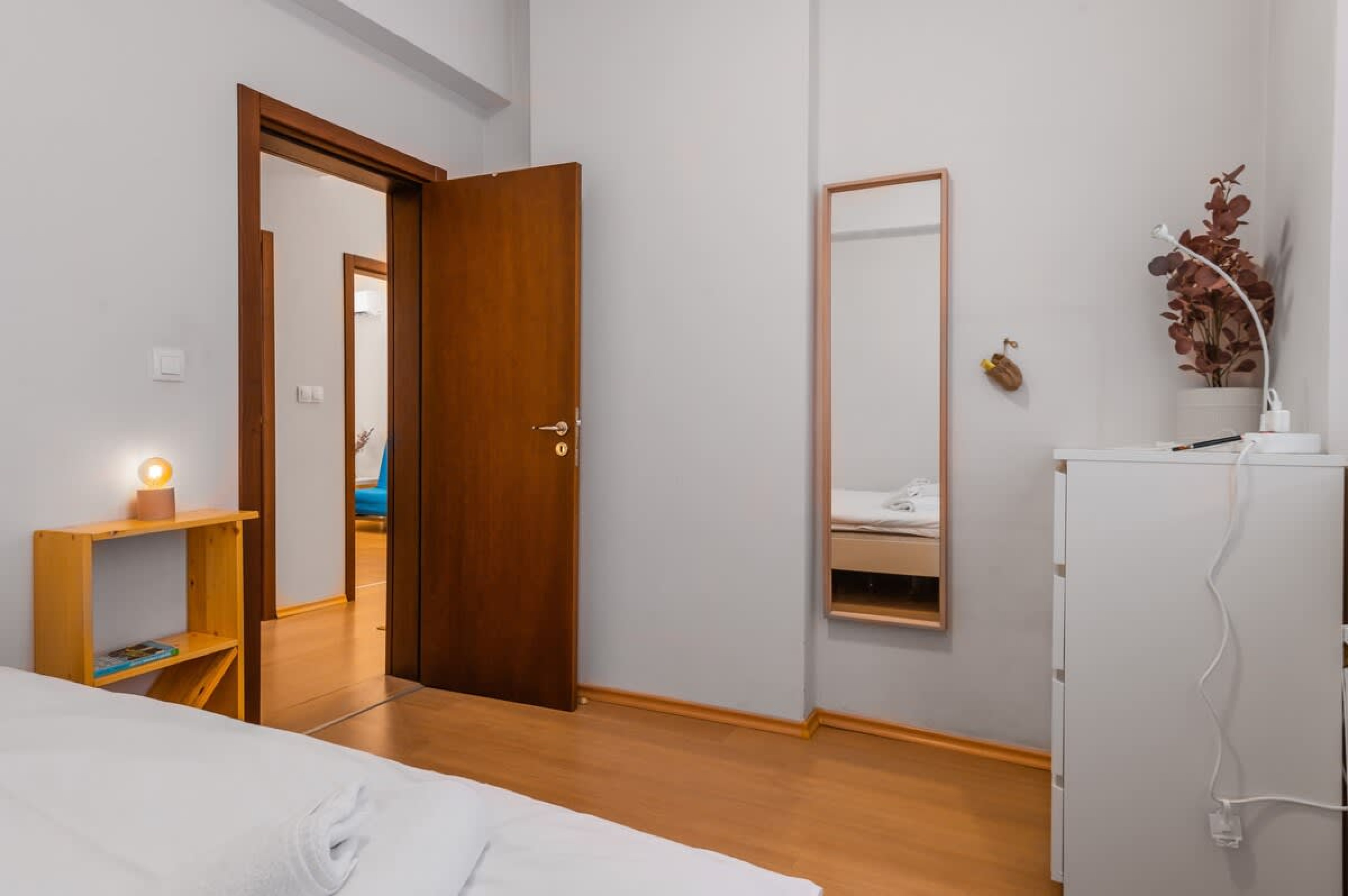 Sofia’s Best Area - Workspace+300 MBPS WiFi - Photo 23