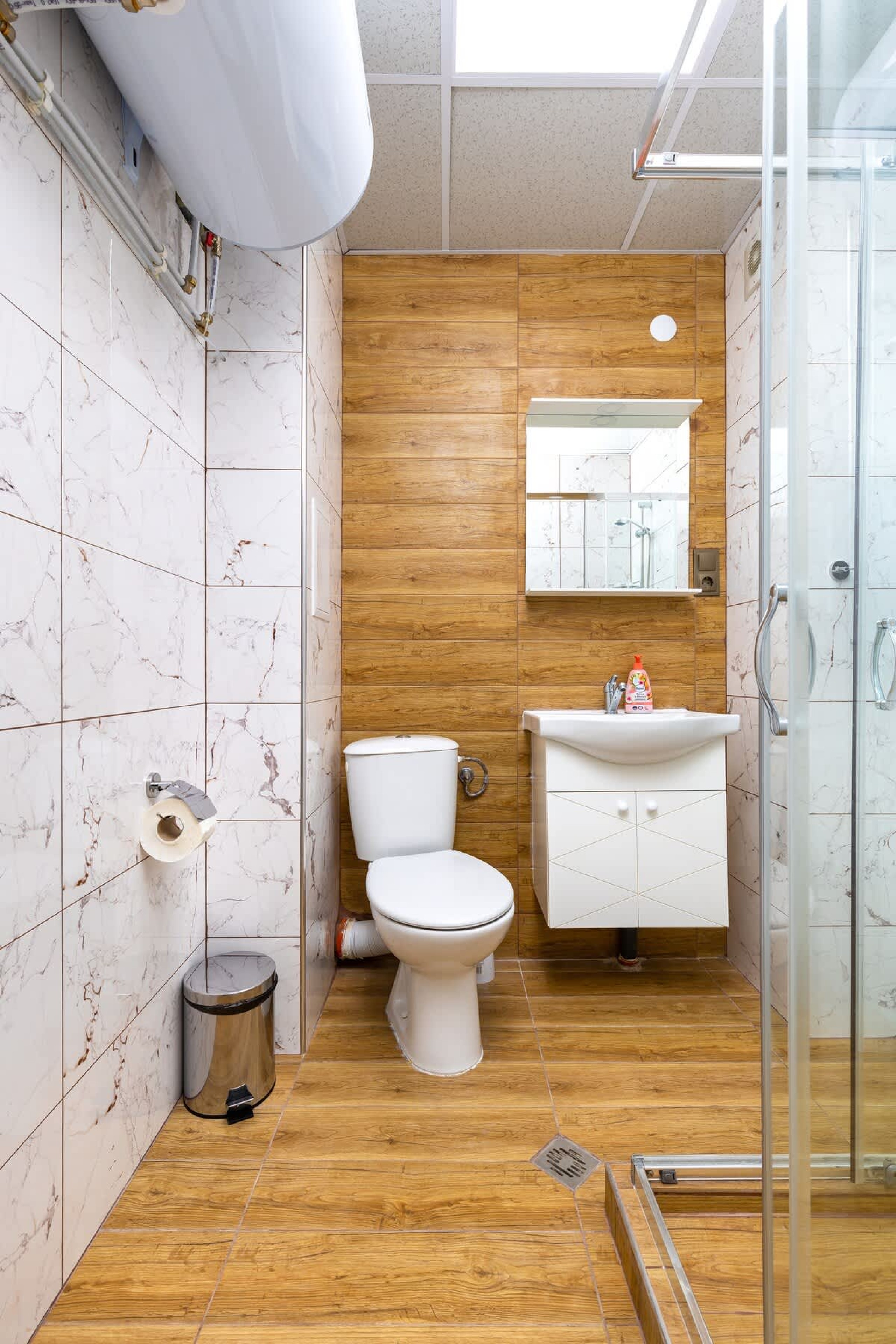 Bright and Cozy Apartment Next to a City Park - Photo 21