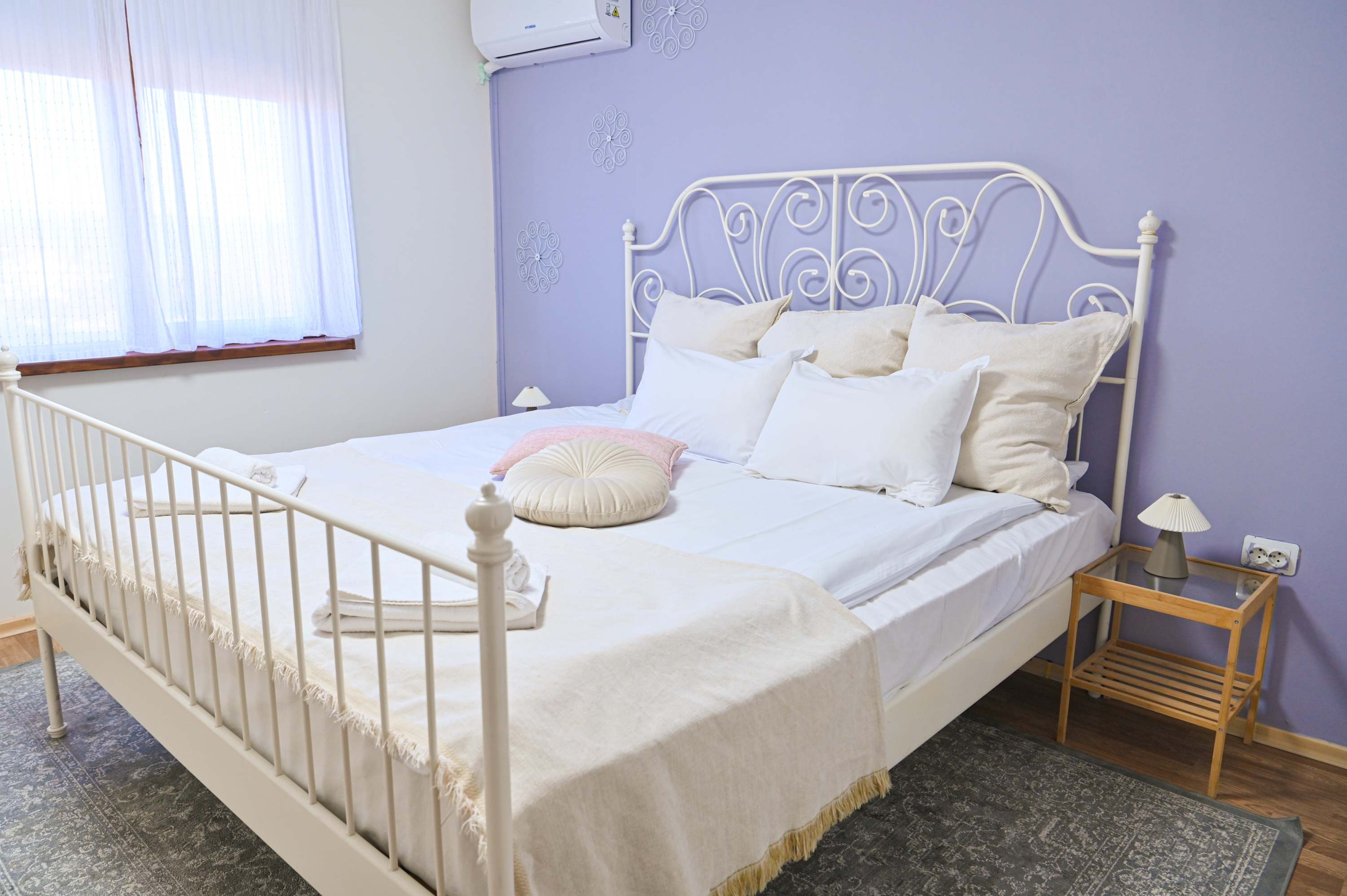 Scoutaround White Logo