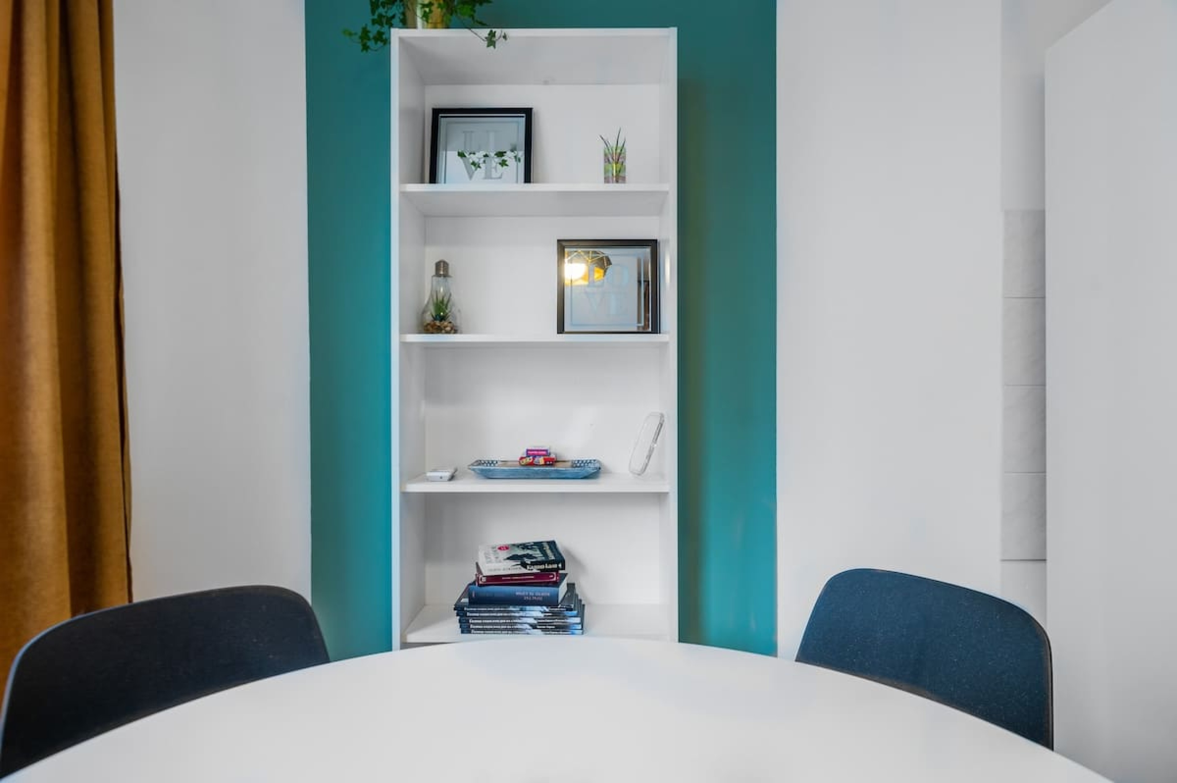 Scoutaround White Logo