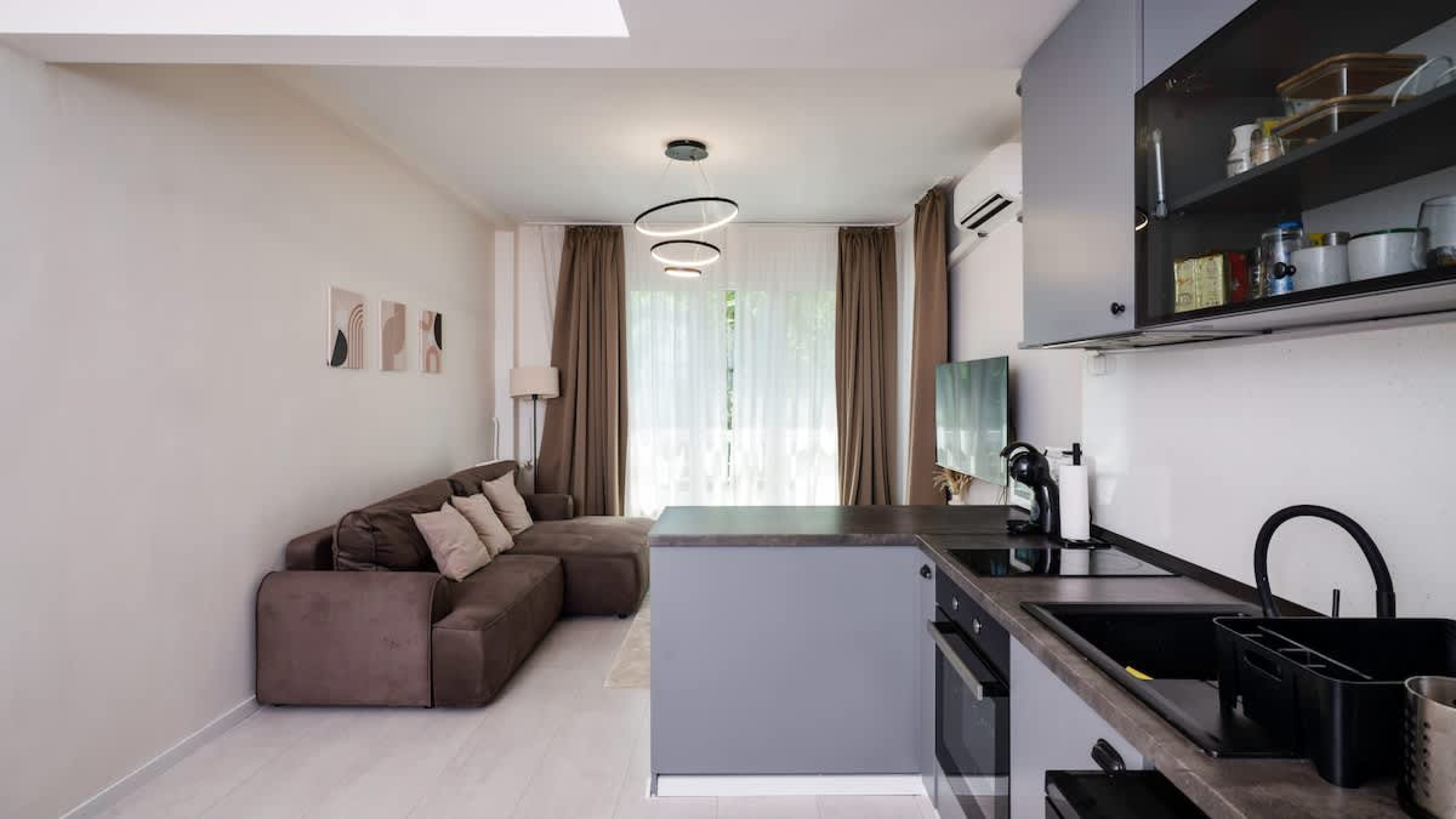 Scoutaround White Logo