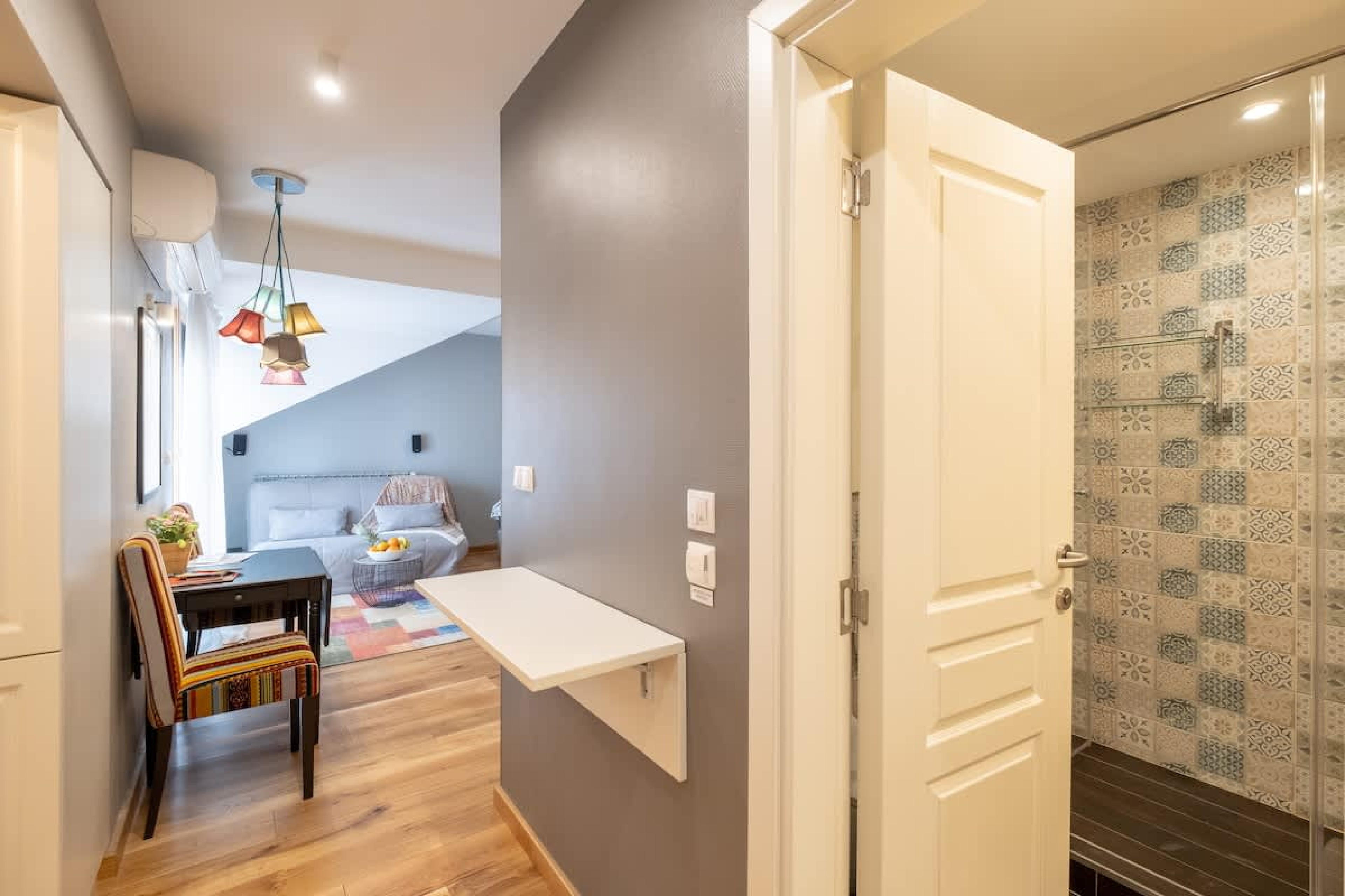 Scoutaround White Logo