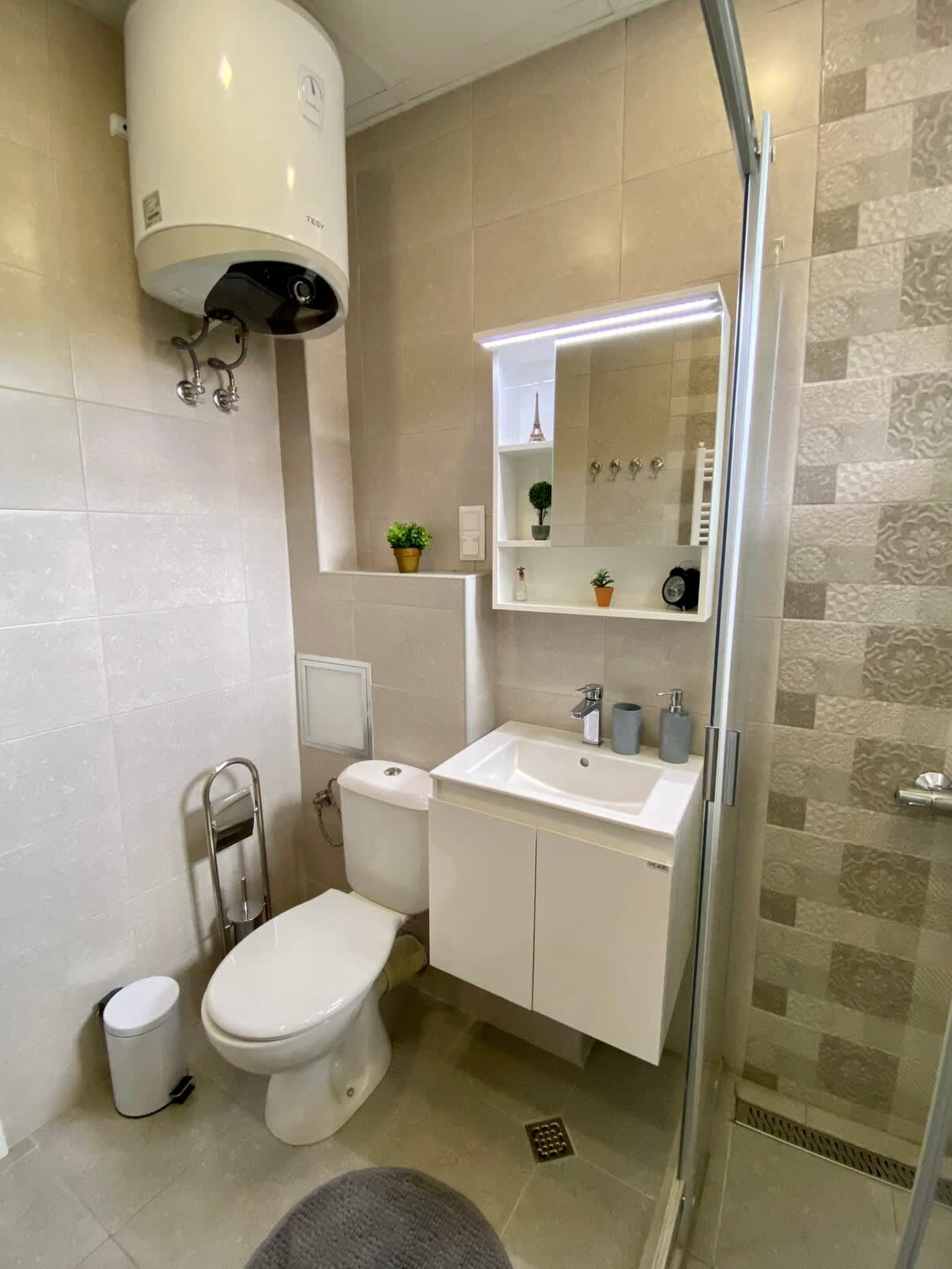 Scoutaround White Logo