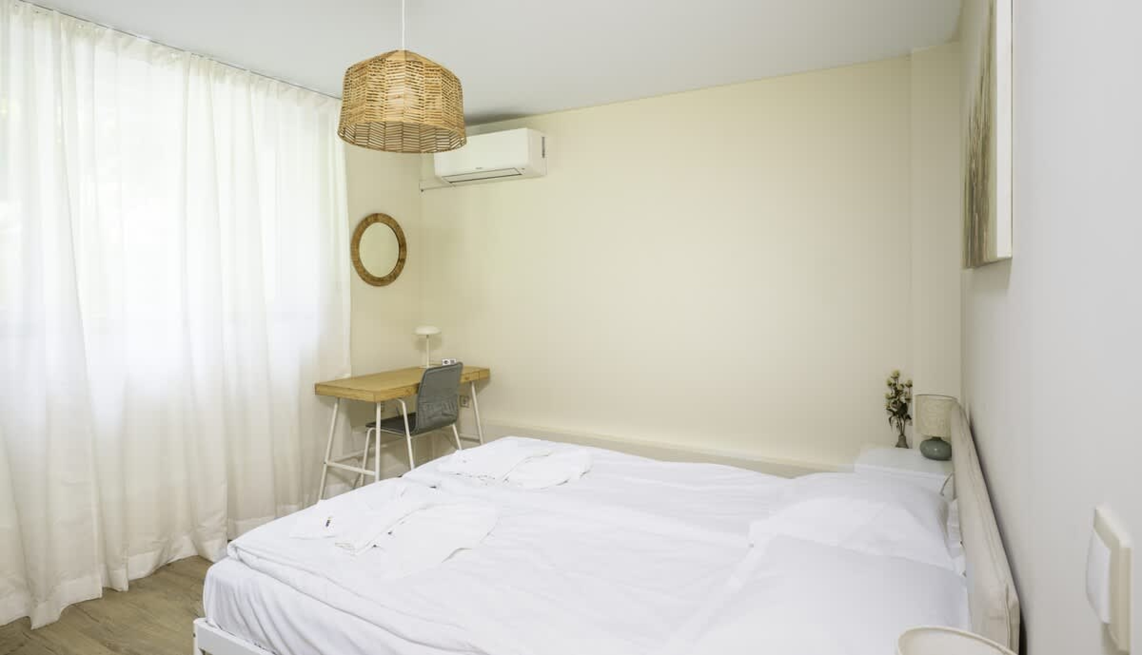 Scoutaround White Logo