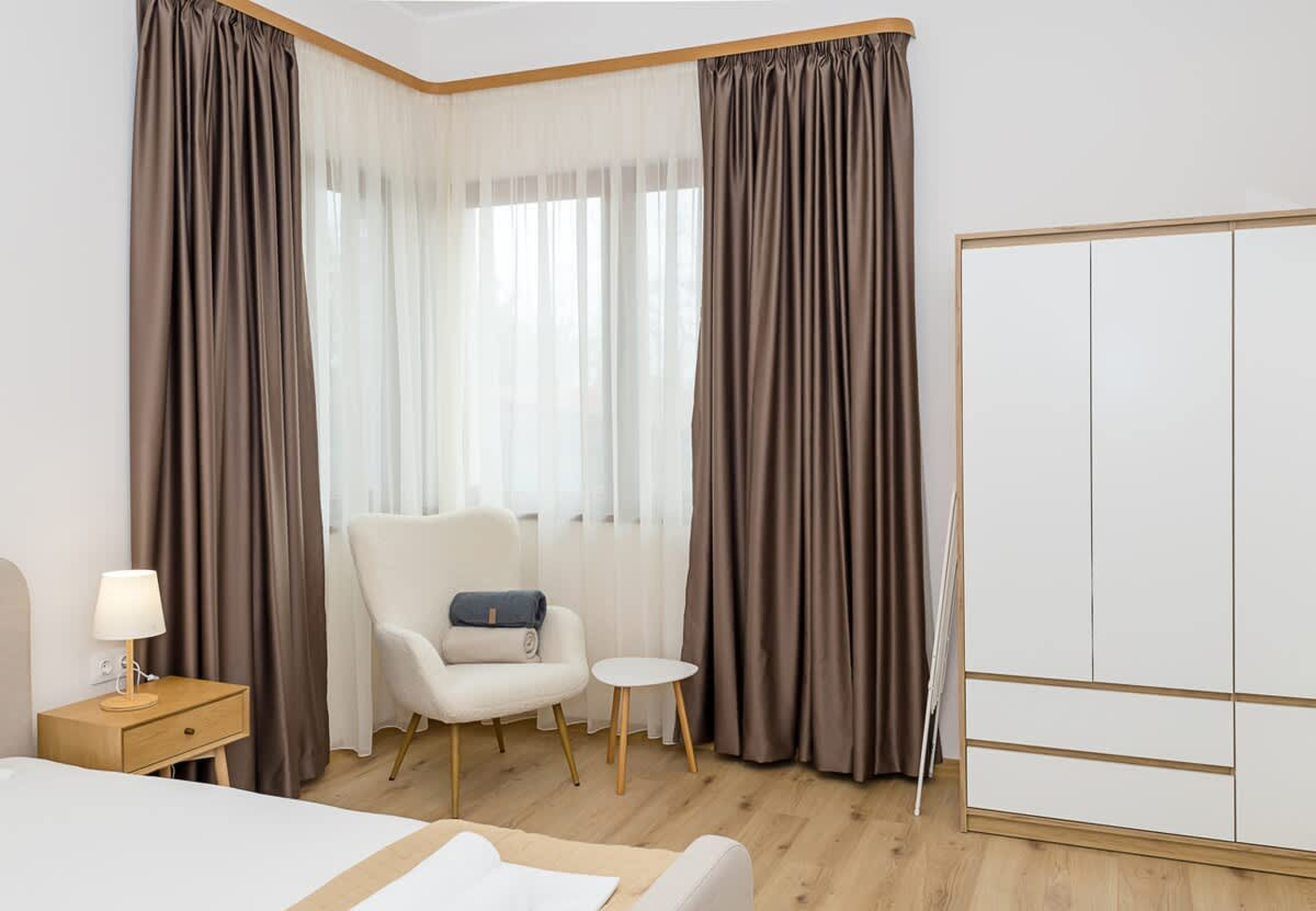 Scoutaround White Logo