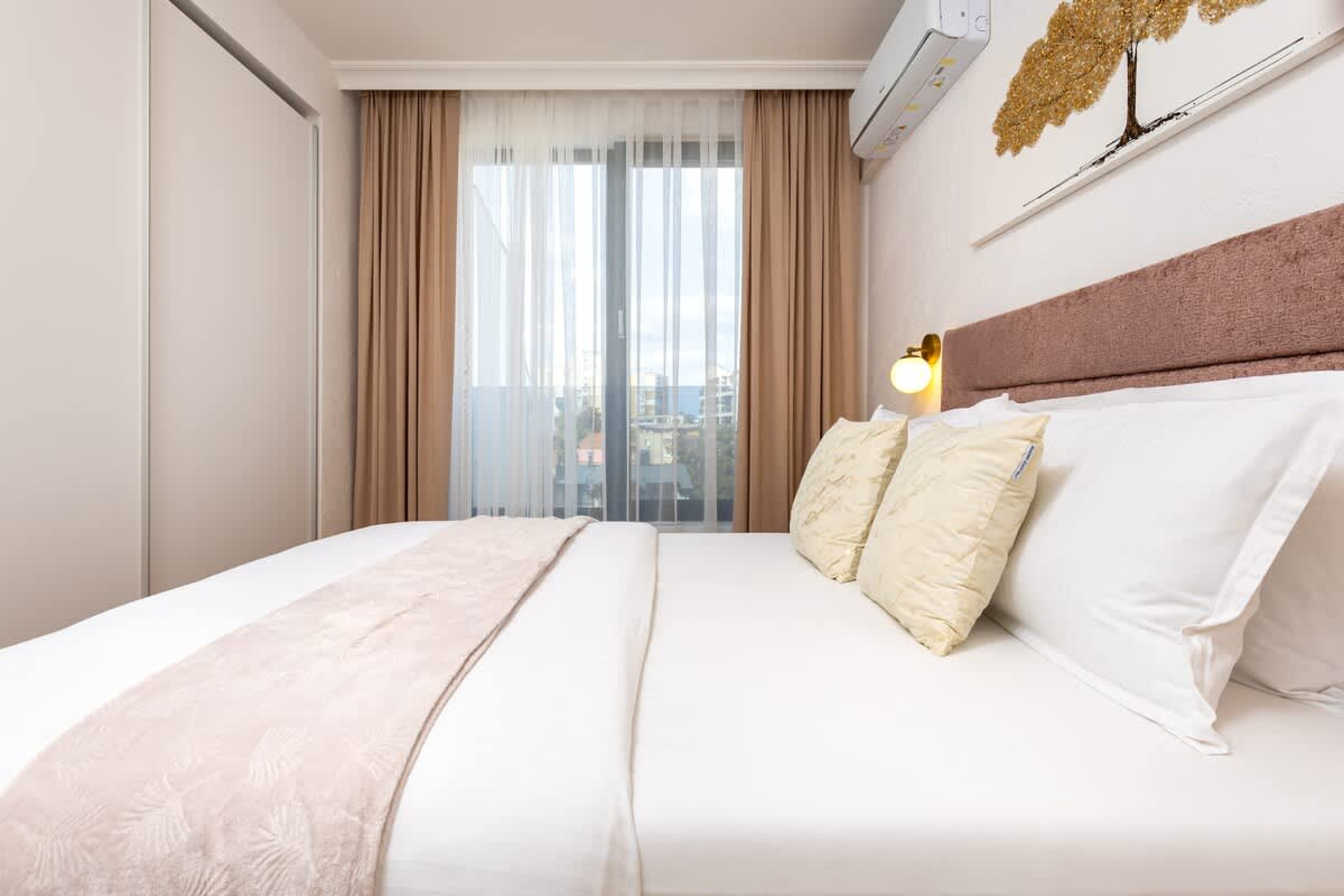 Scoutaround White Logo