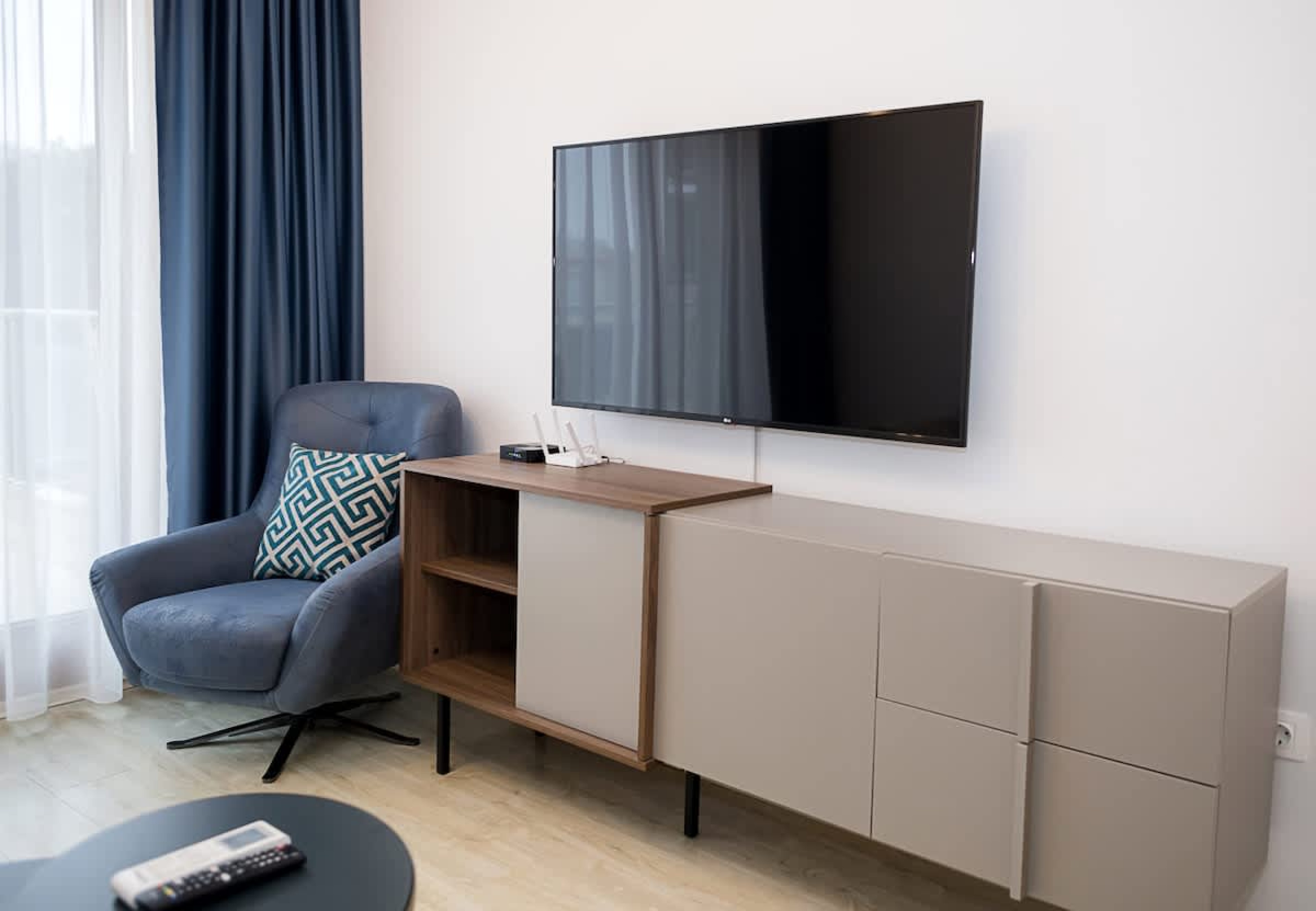 Scoutaround White Logo