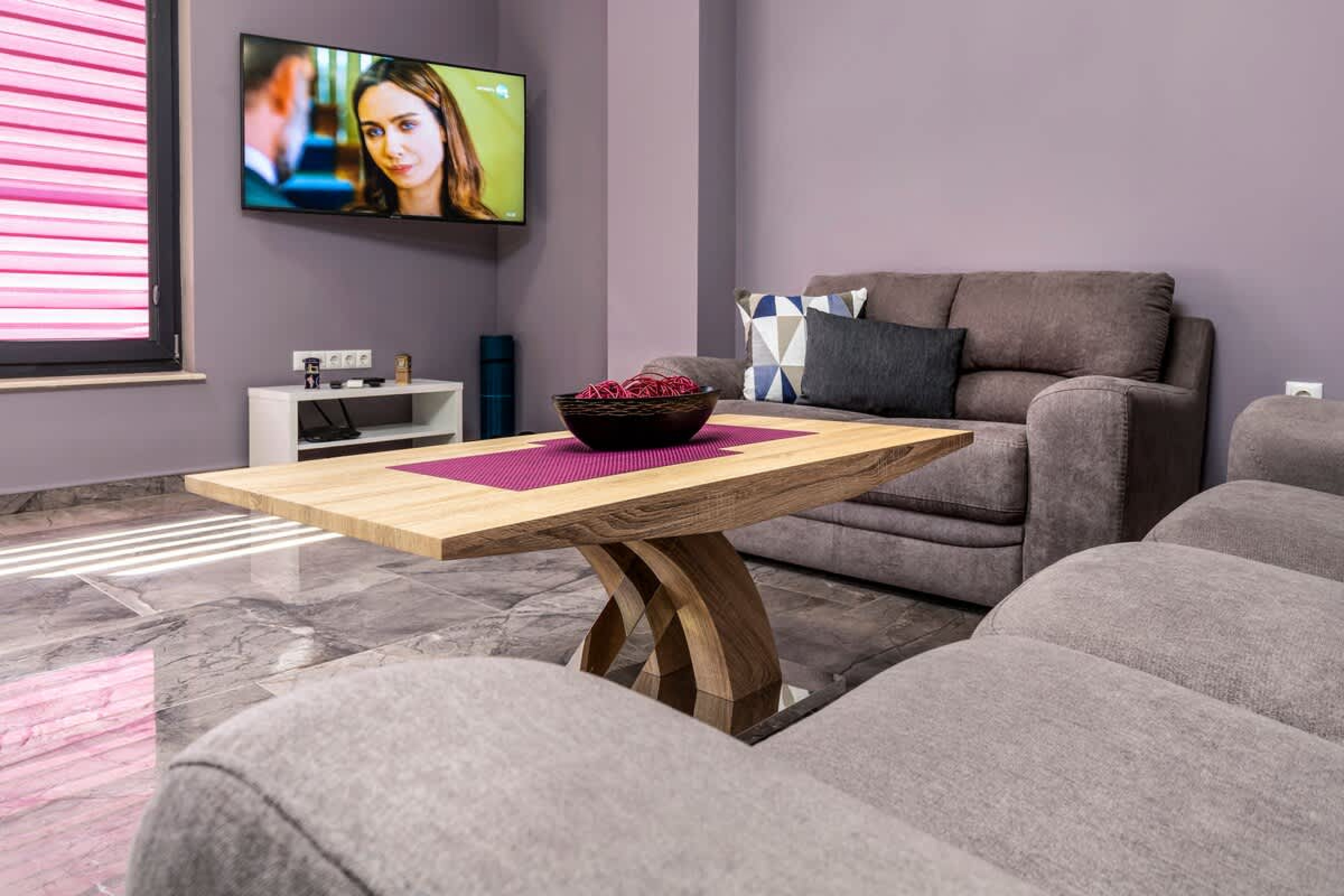 Scoutaround White Logo