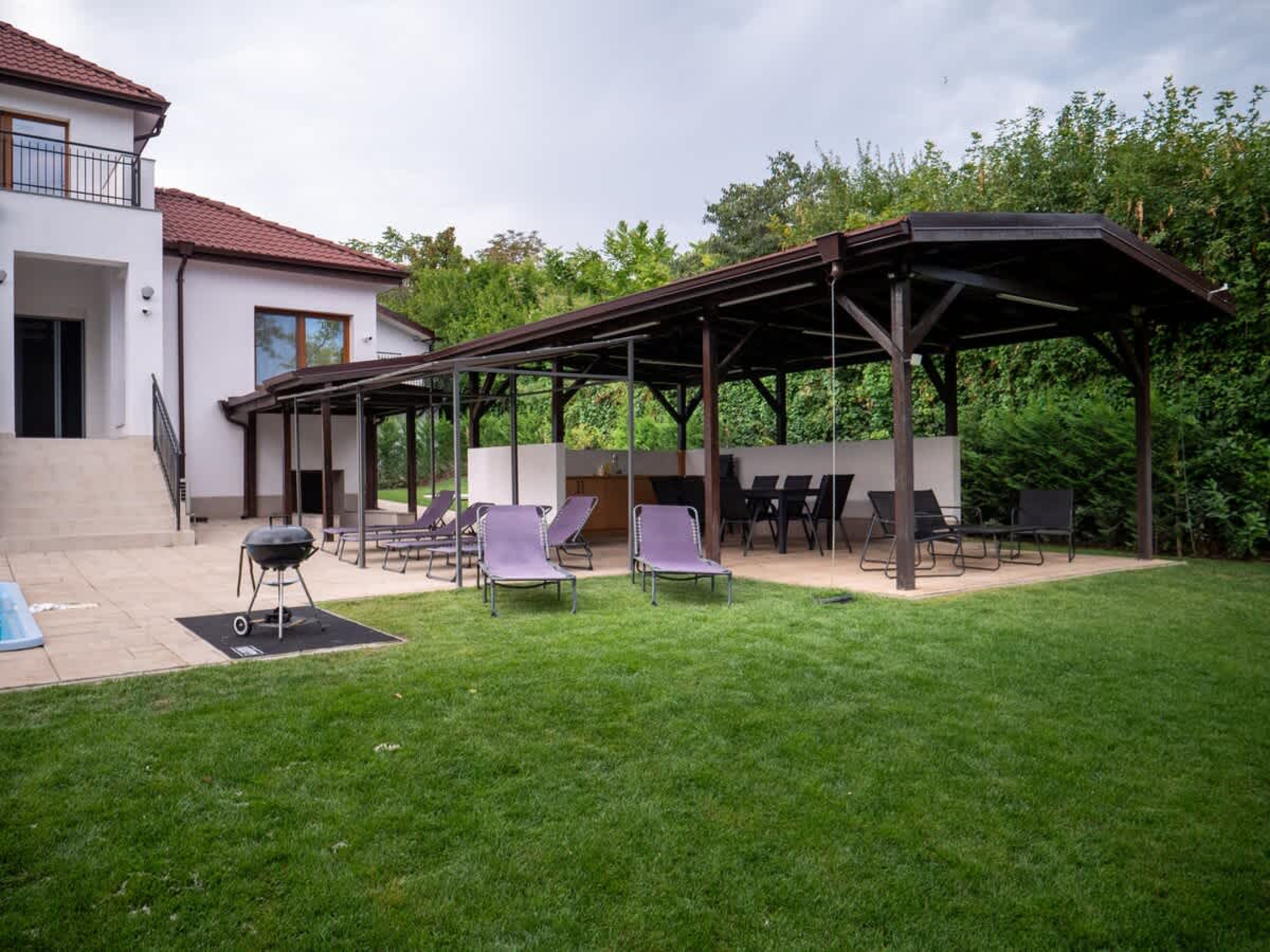 Scoutaround White Logo