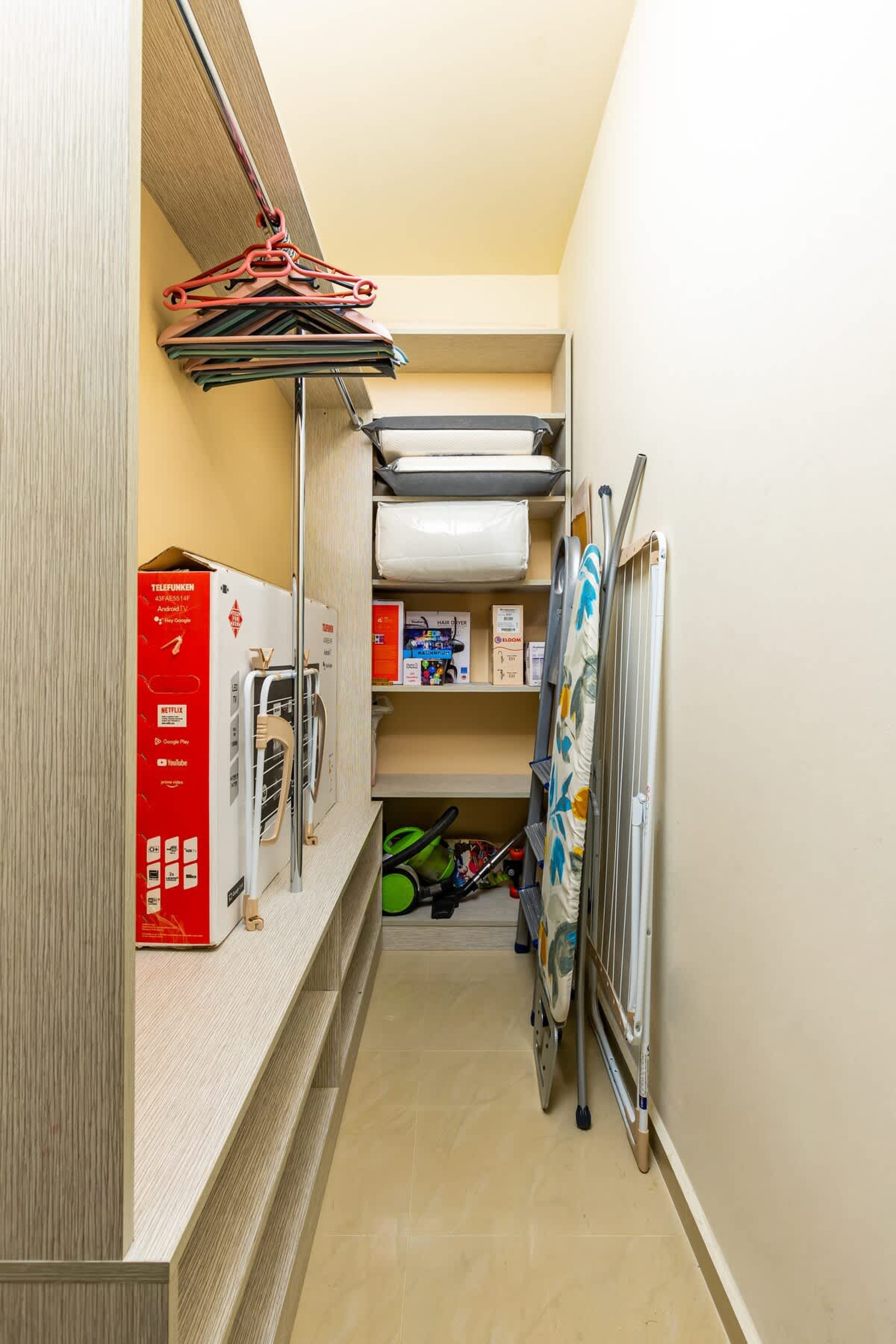 Scoutaround White Logo