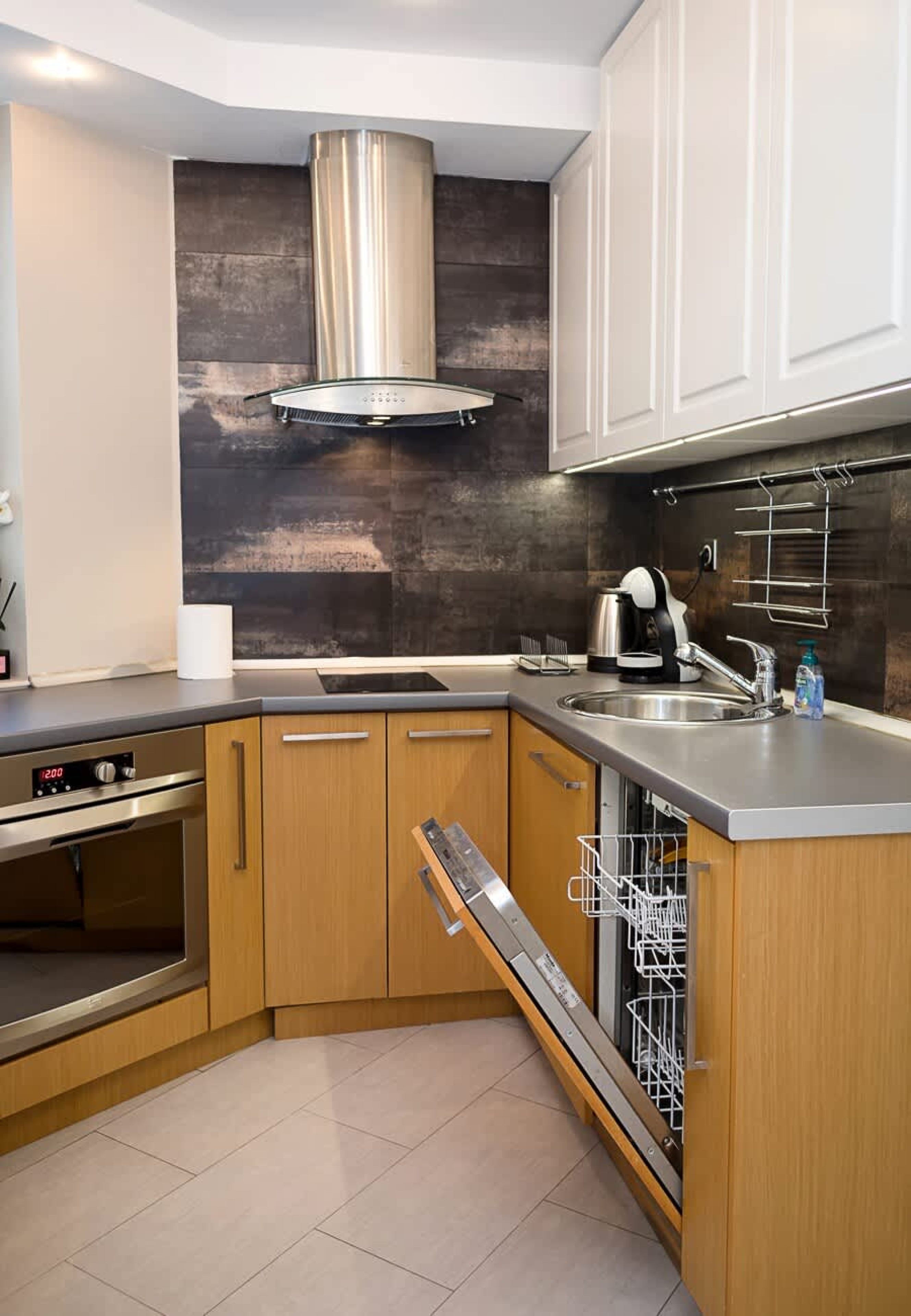 Modern 1-Bedroom Retreat in Varna’s Sea Garden - Photo 14