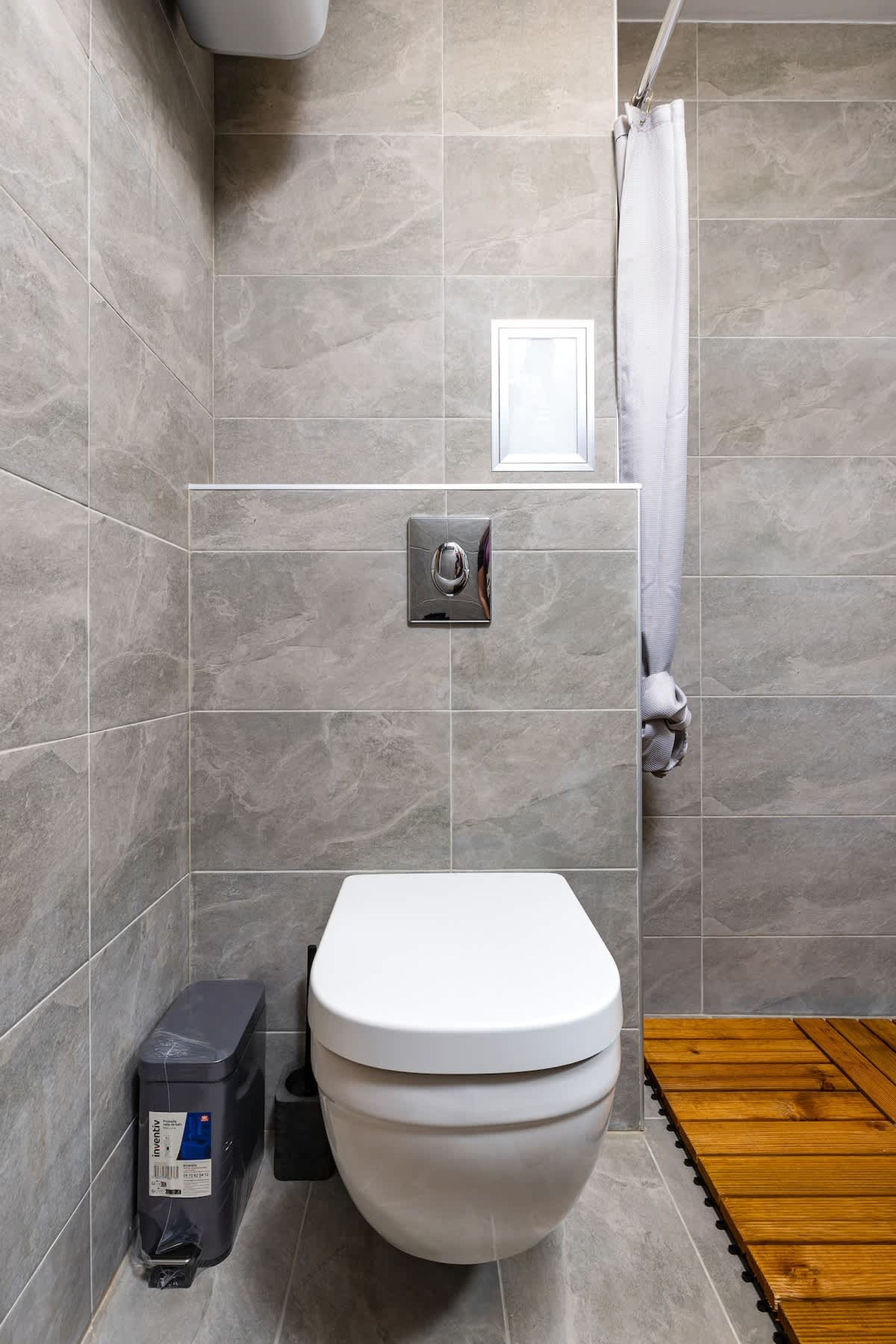 Scoutaround White Logo