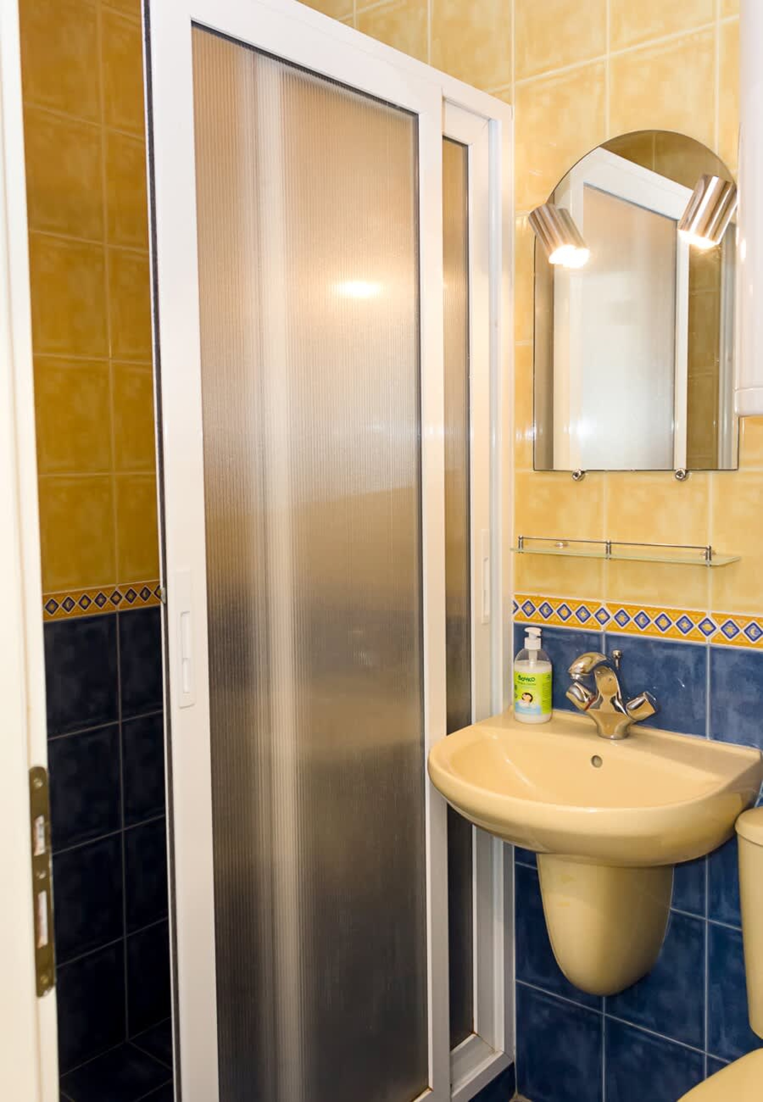 Scoutaround White Logo