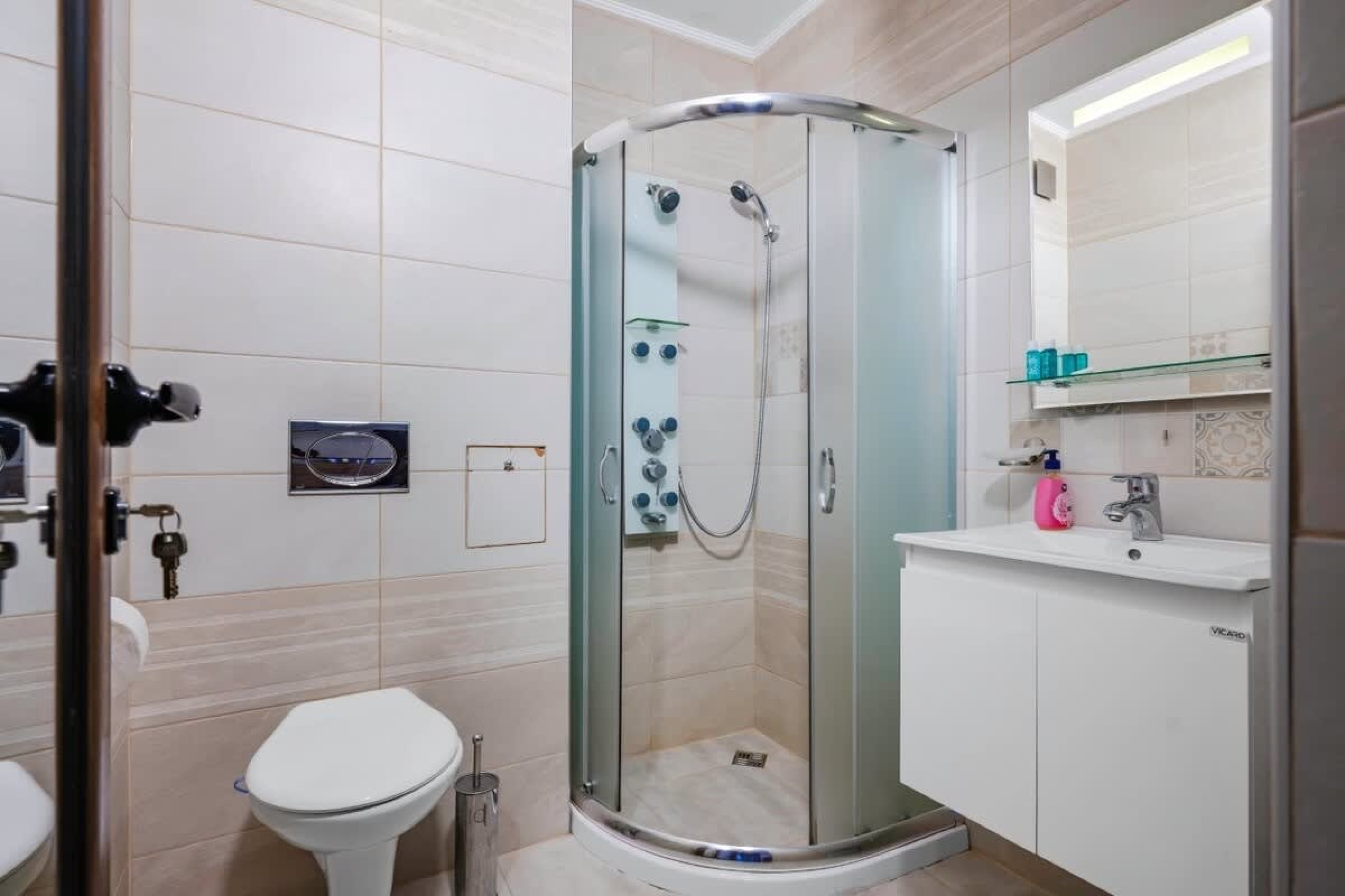 Scoutaround White Logo