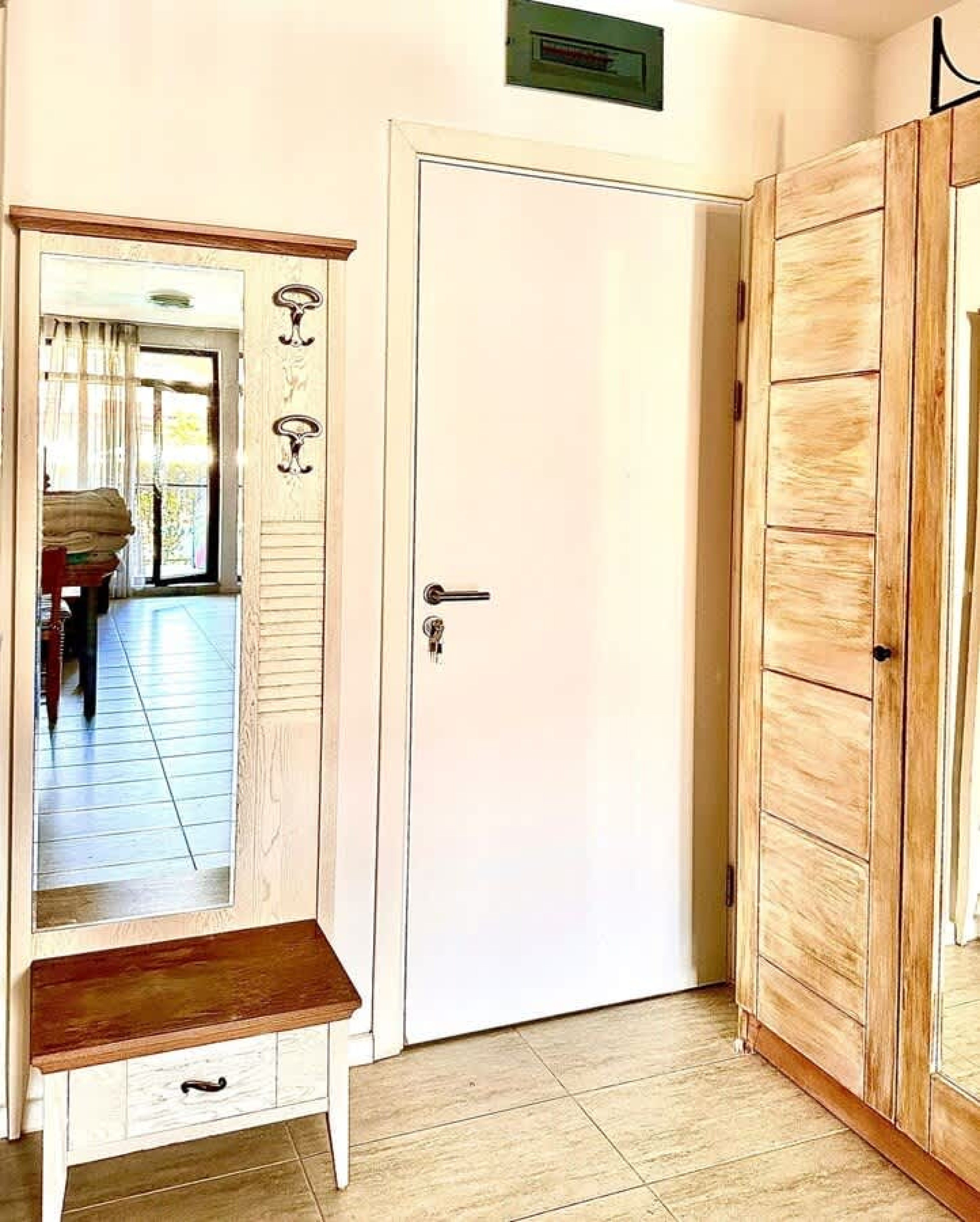 Scoutaround White Logo