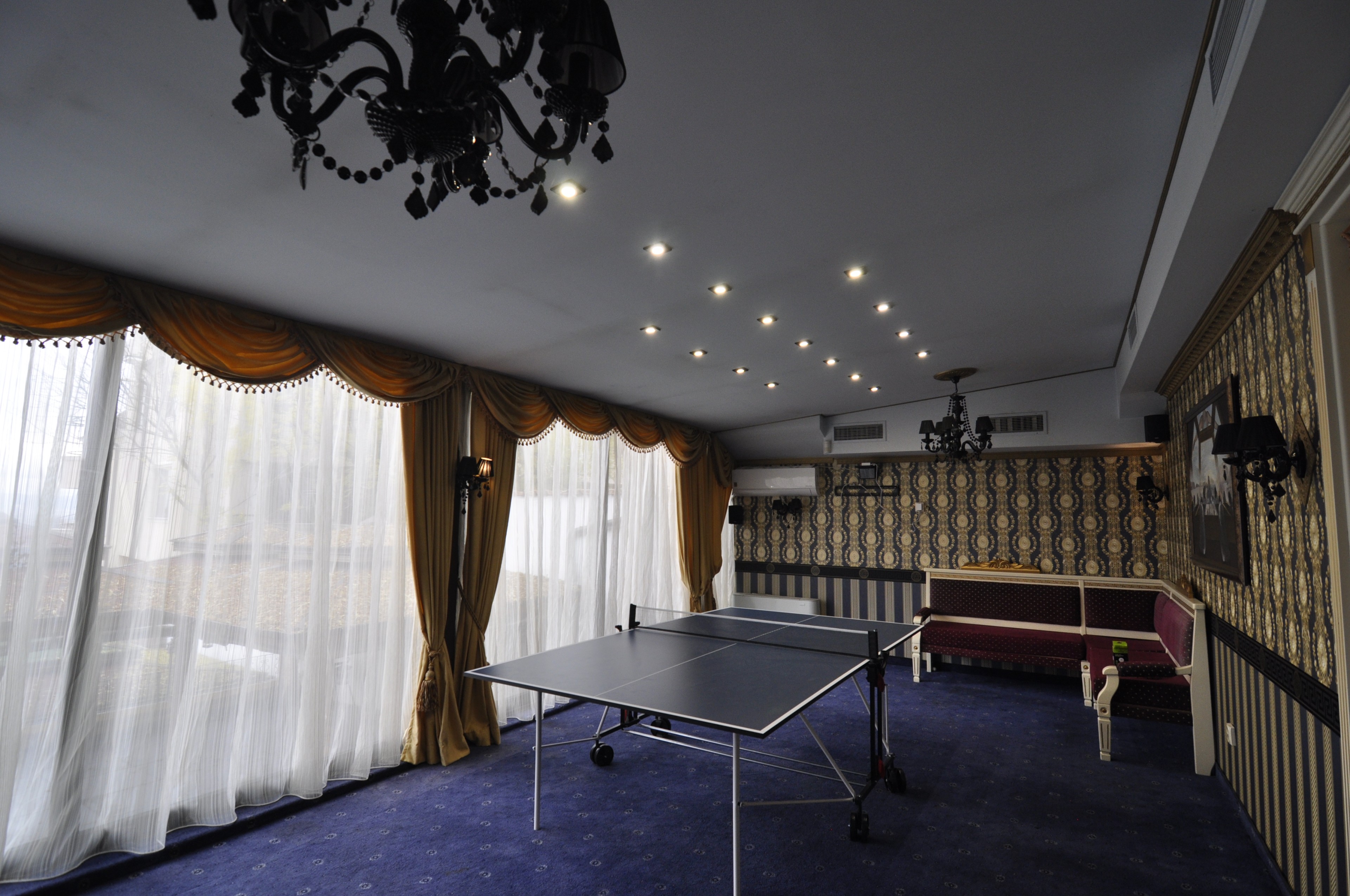 Scoutaround White Logo