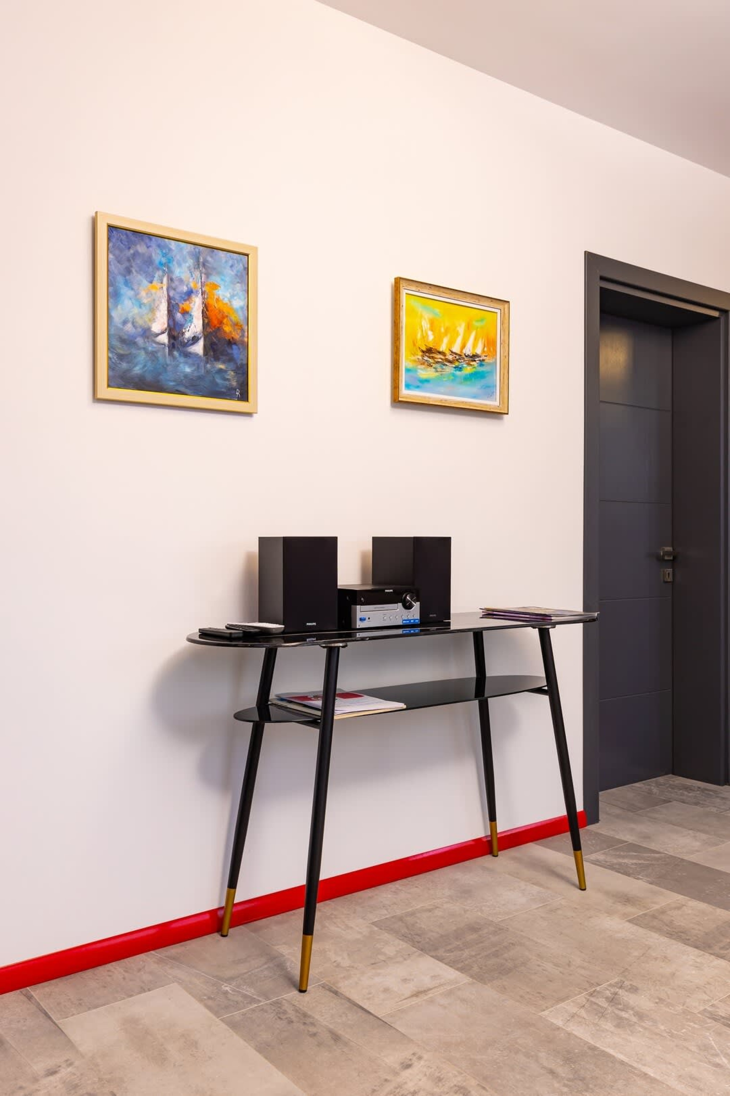 Scoutaround White Logo