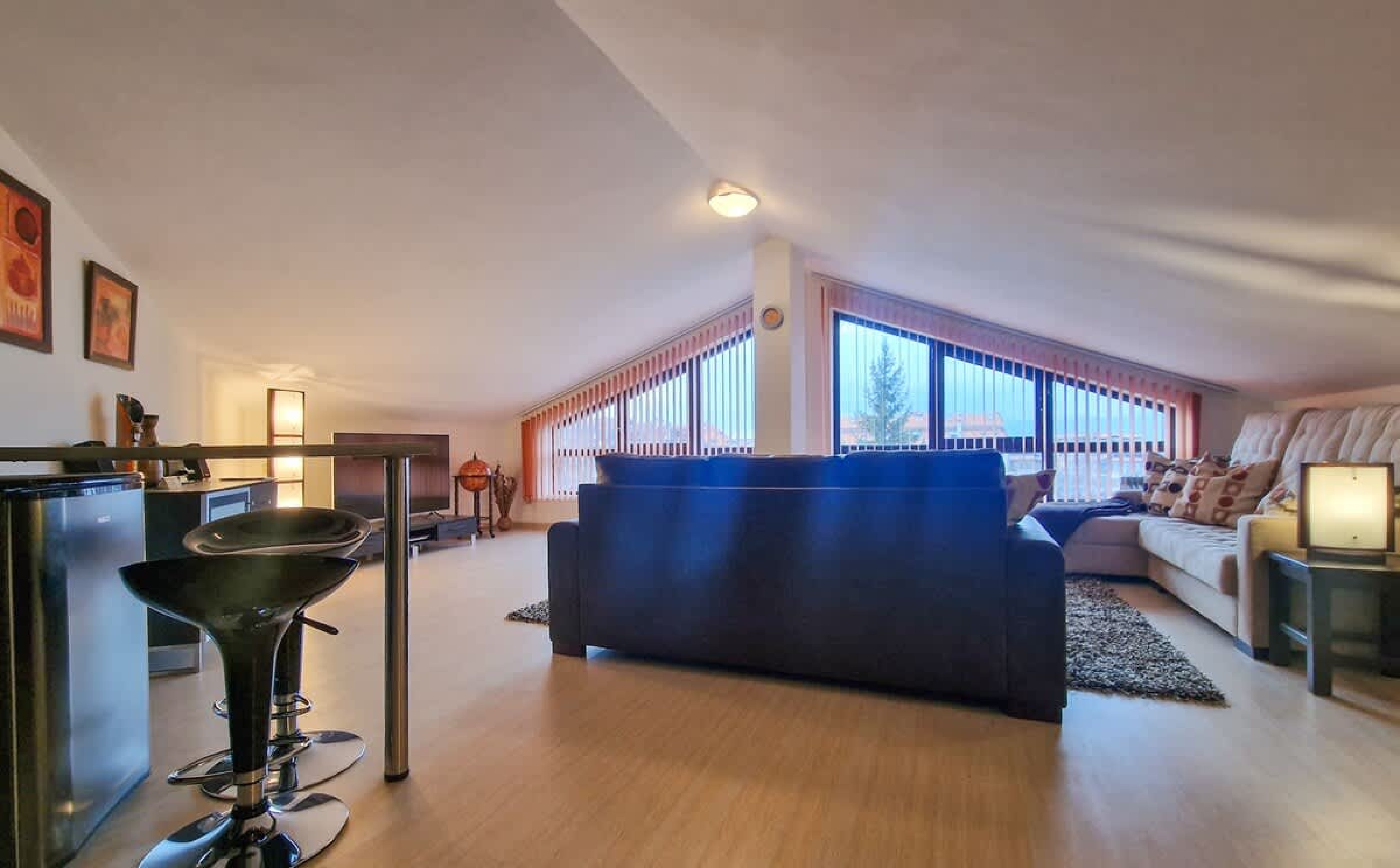 Scoutaround White Logo