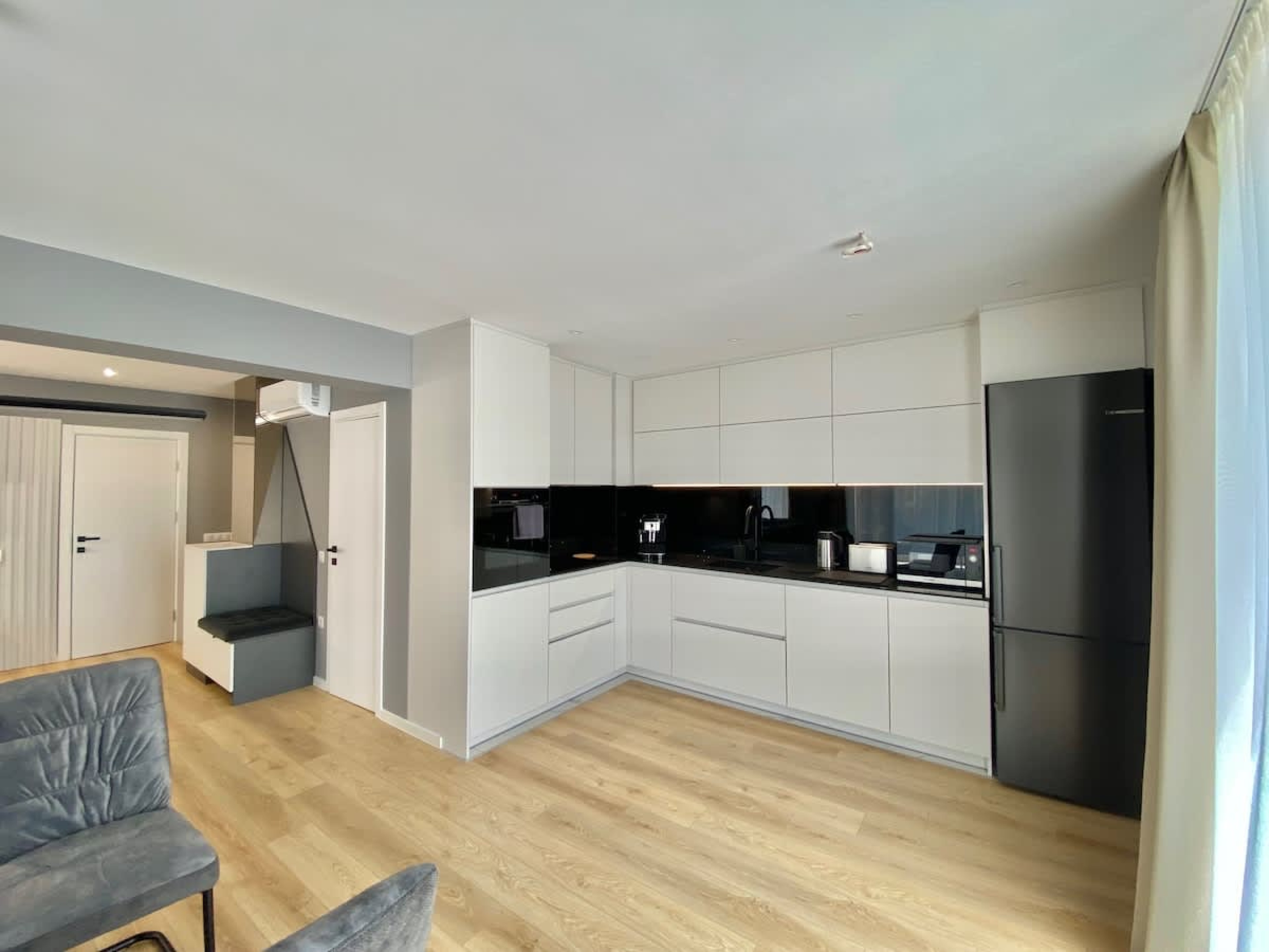 Scoutaround White Logo