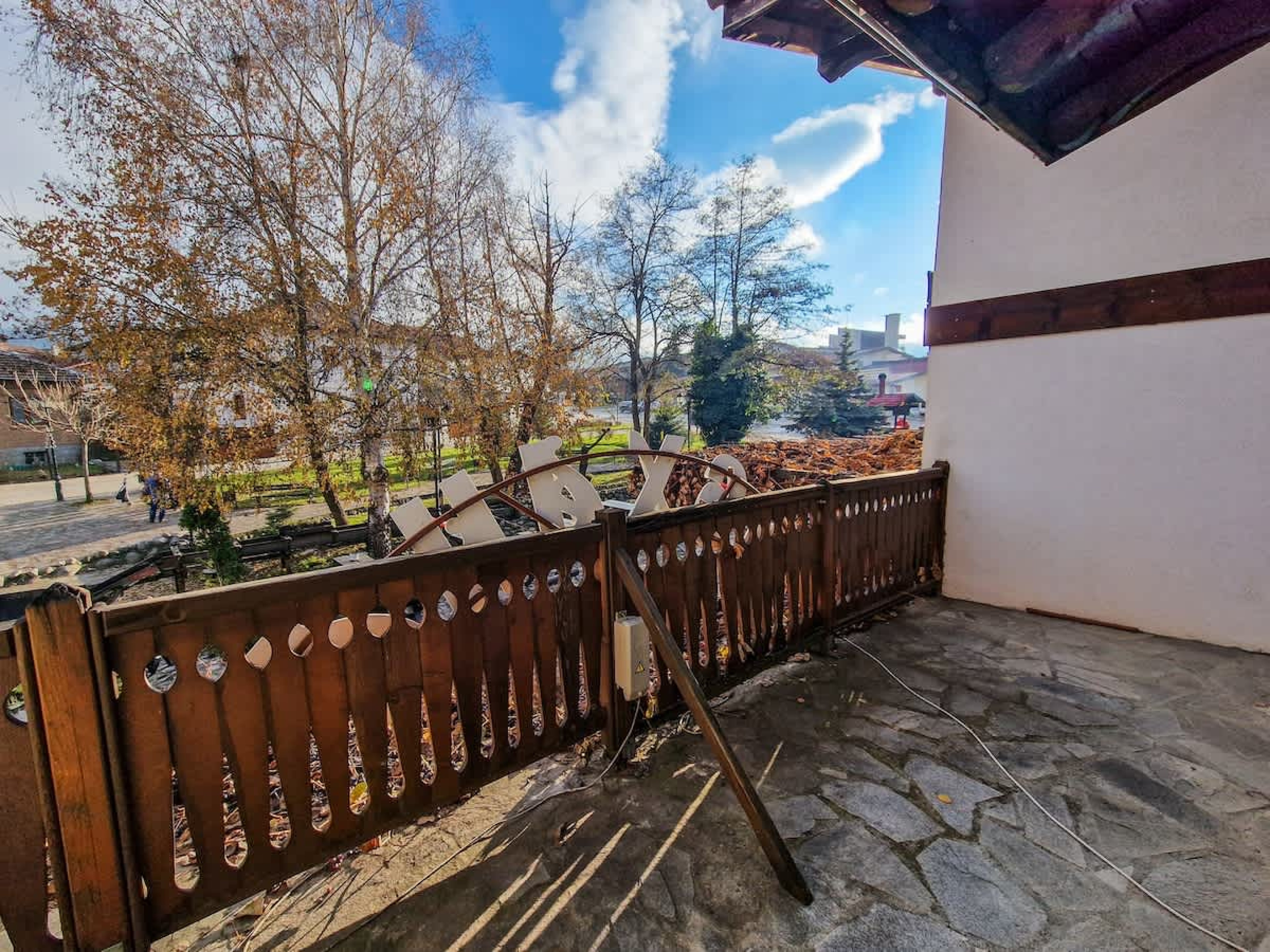 Scoutaround White Logo