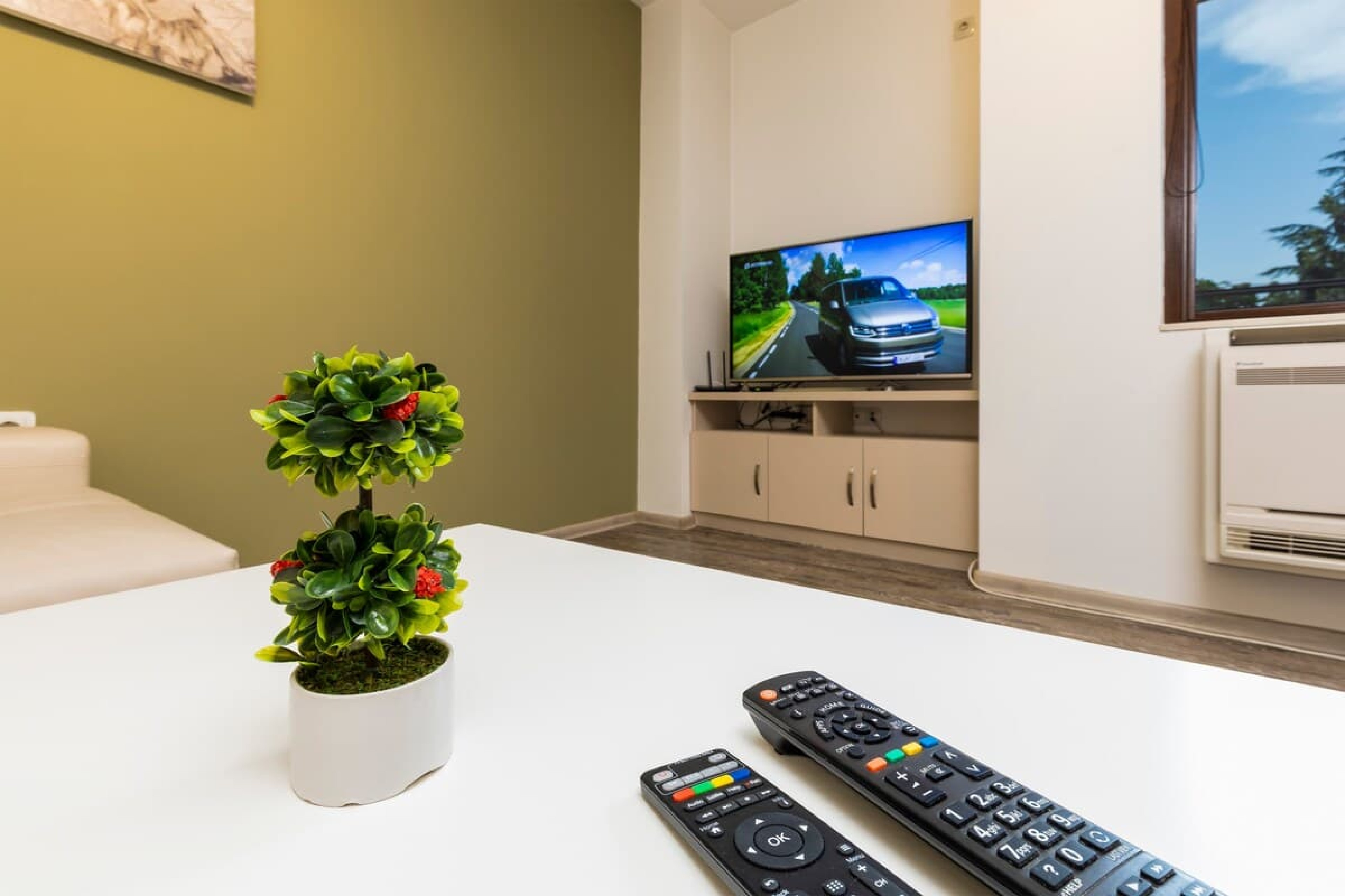 Scoutaround White Logo