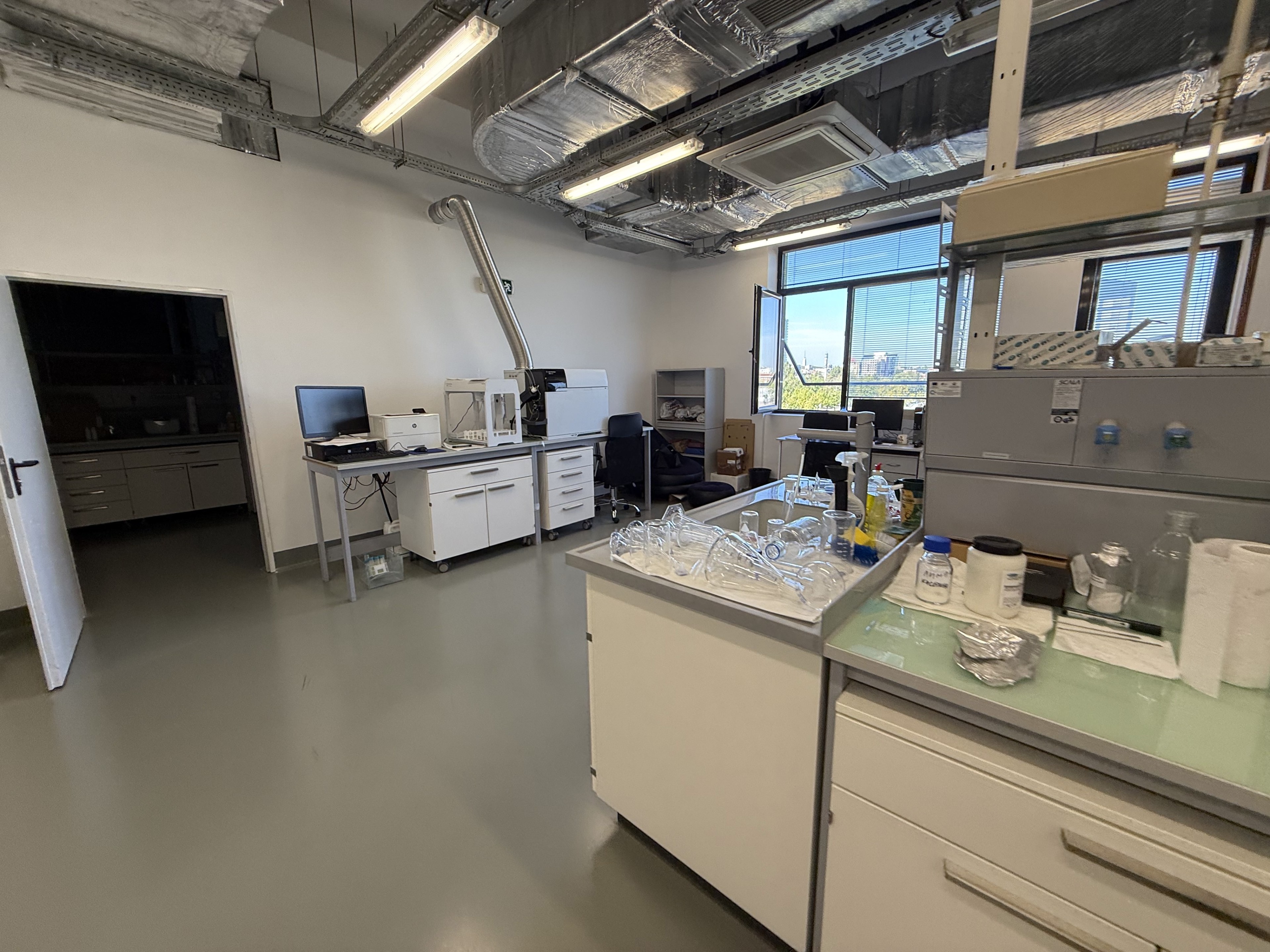 Scoutaround White Logo