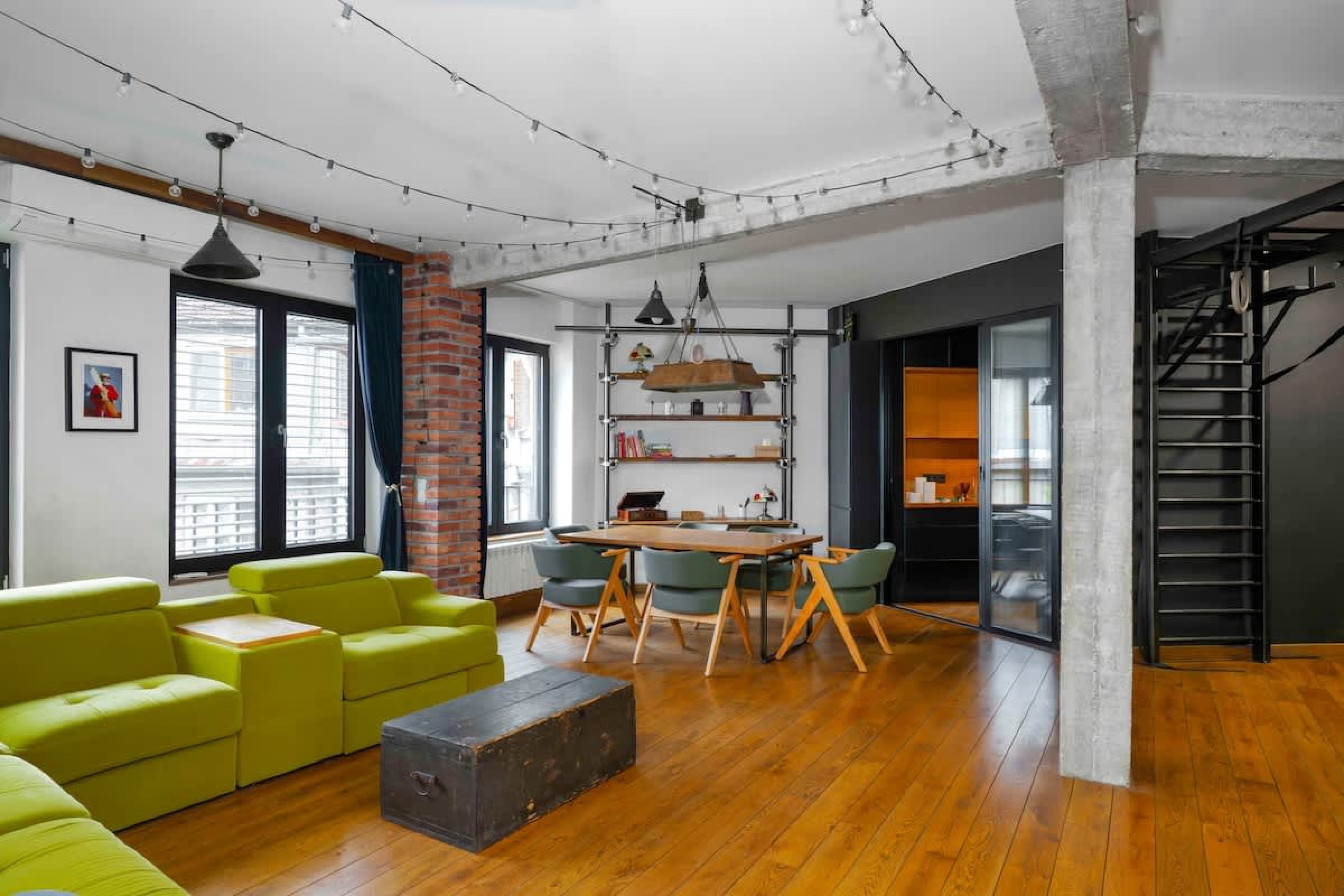 Scoutaround White Logo