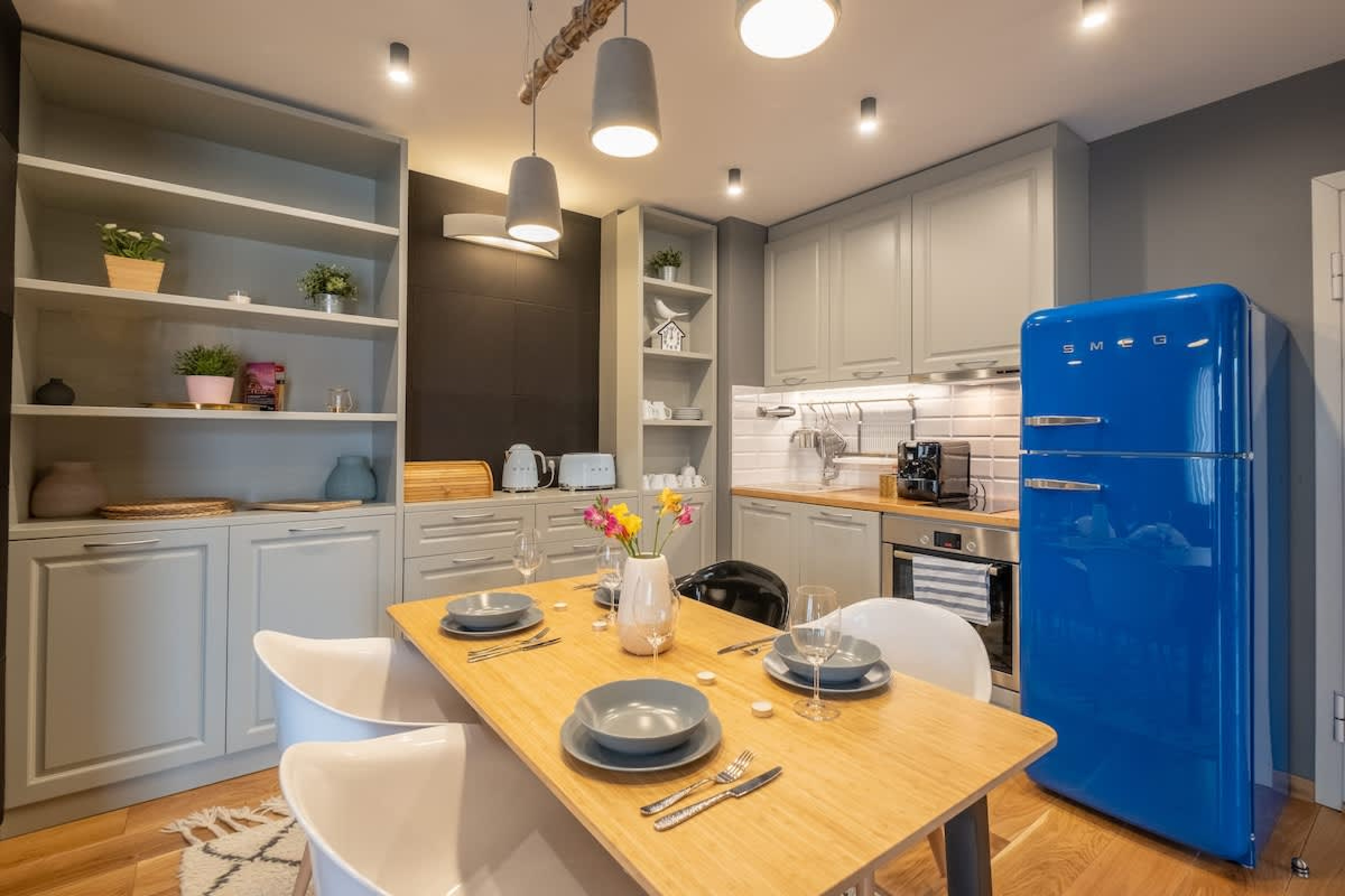 Scoutaround White Logo