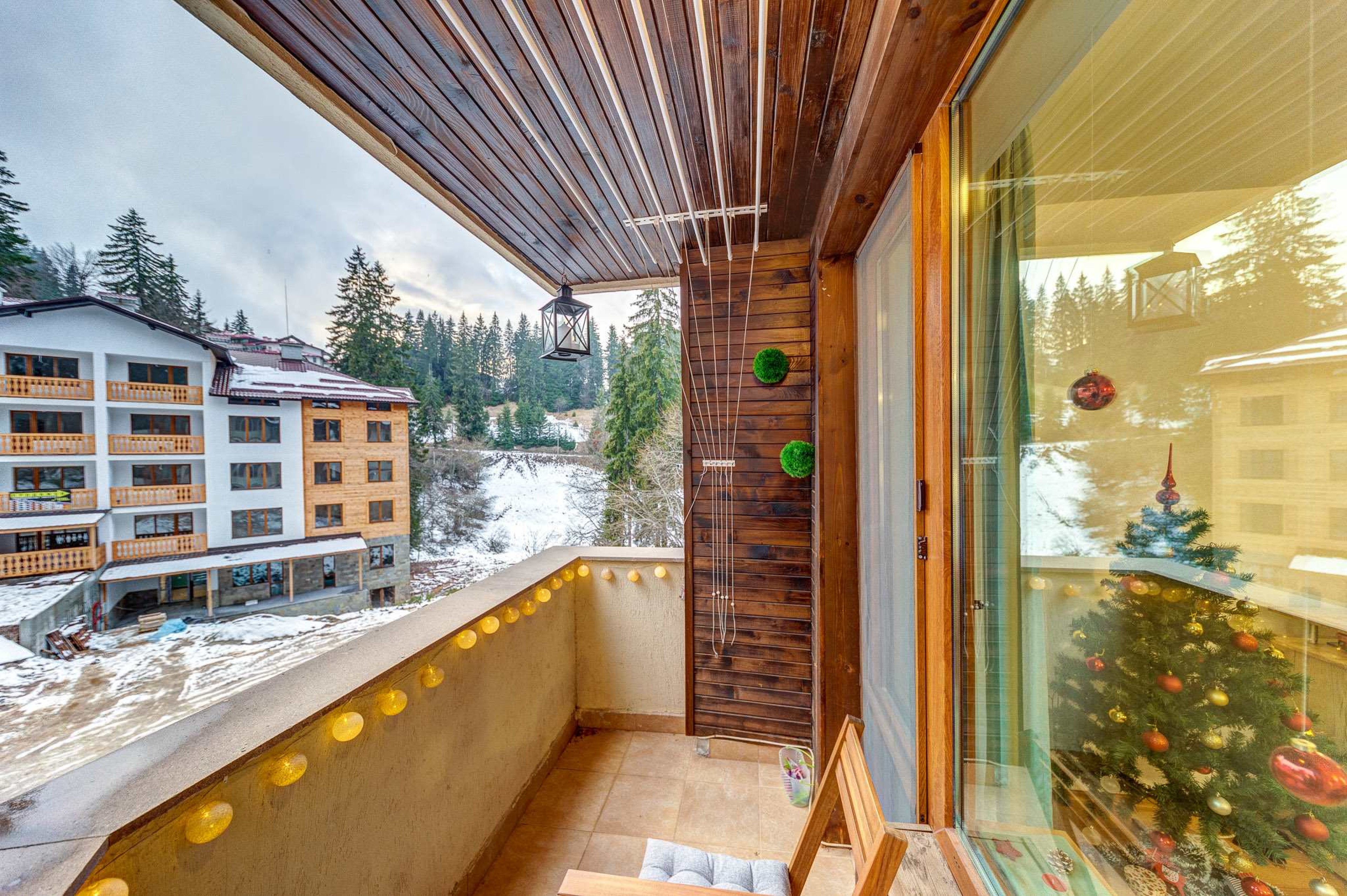 Scoutaround White Logo