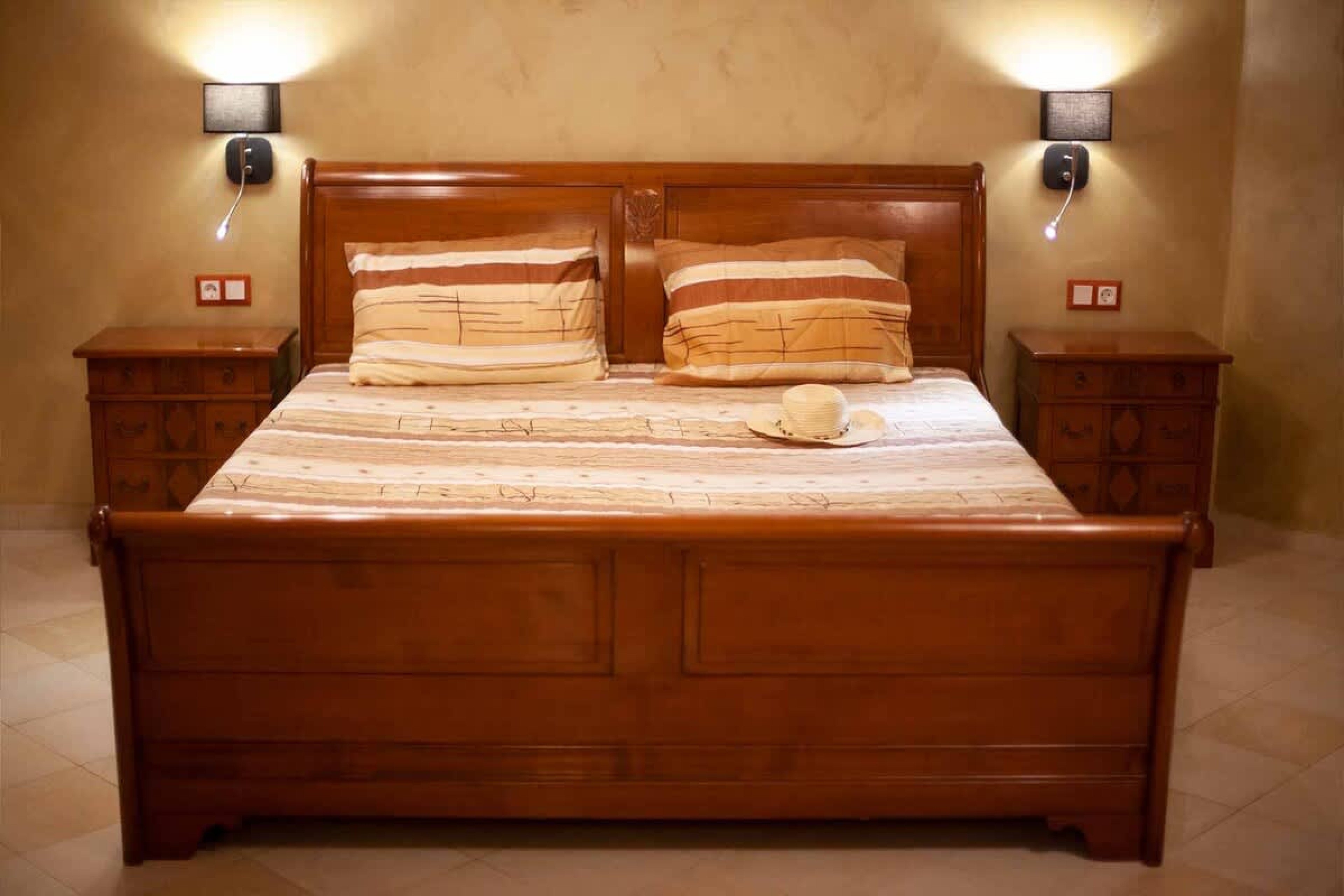 Scoutaround White Logo