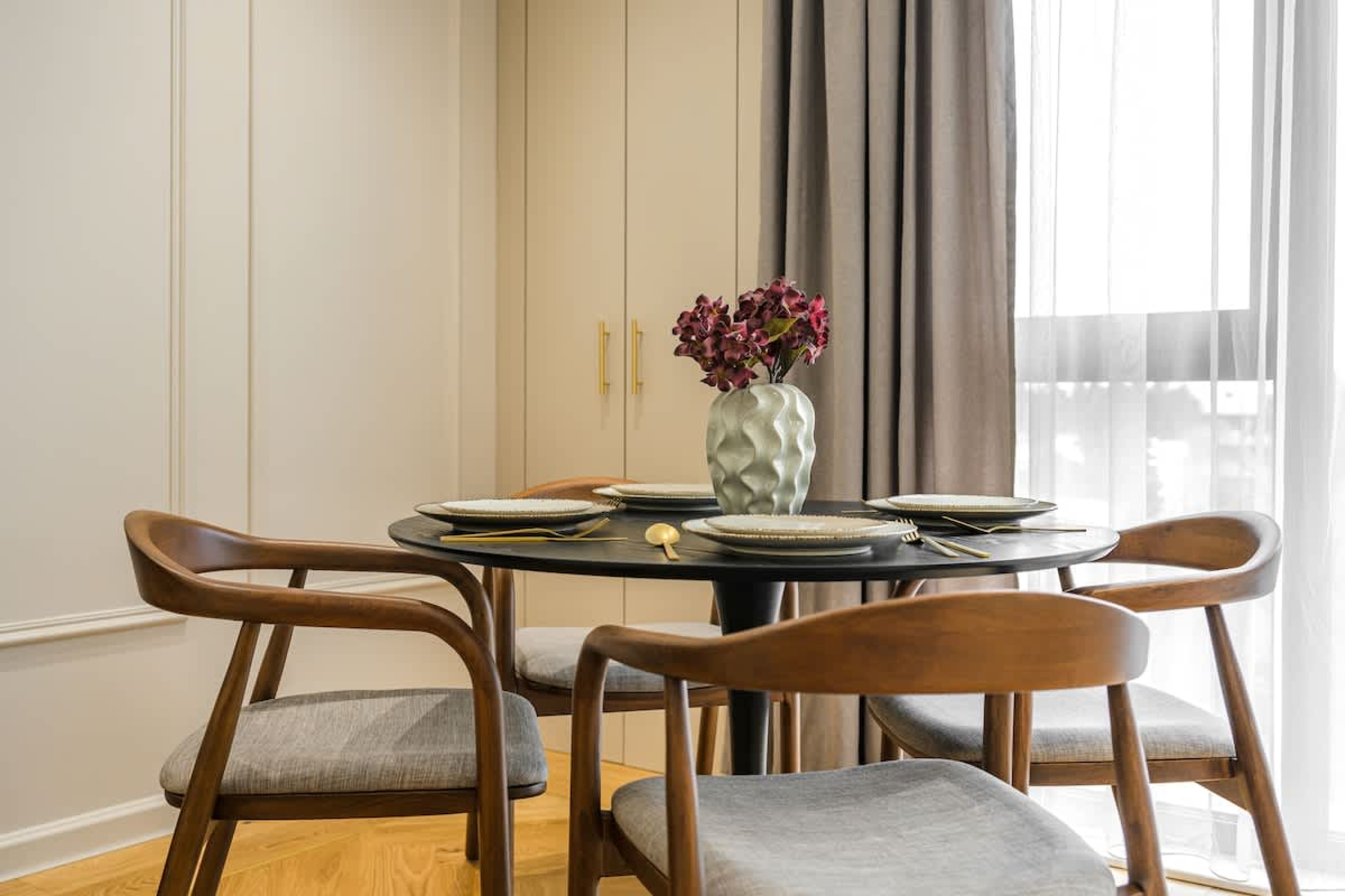 Scoutaround White Logo