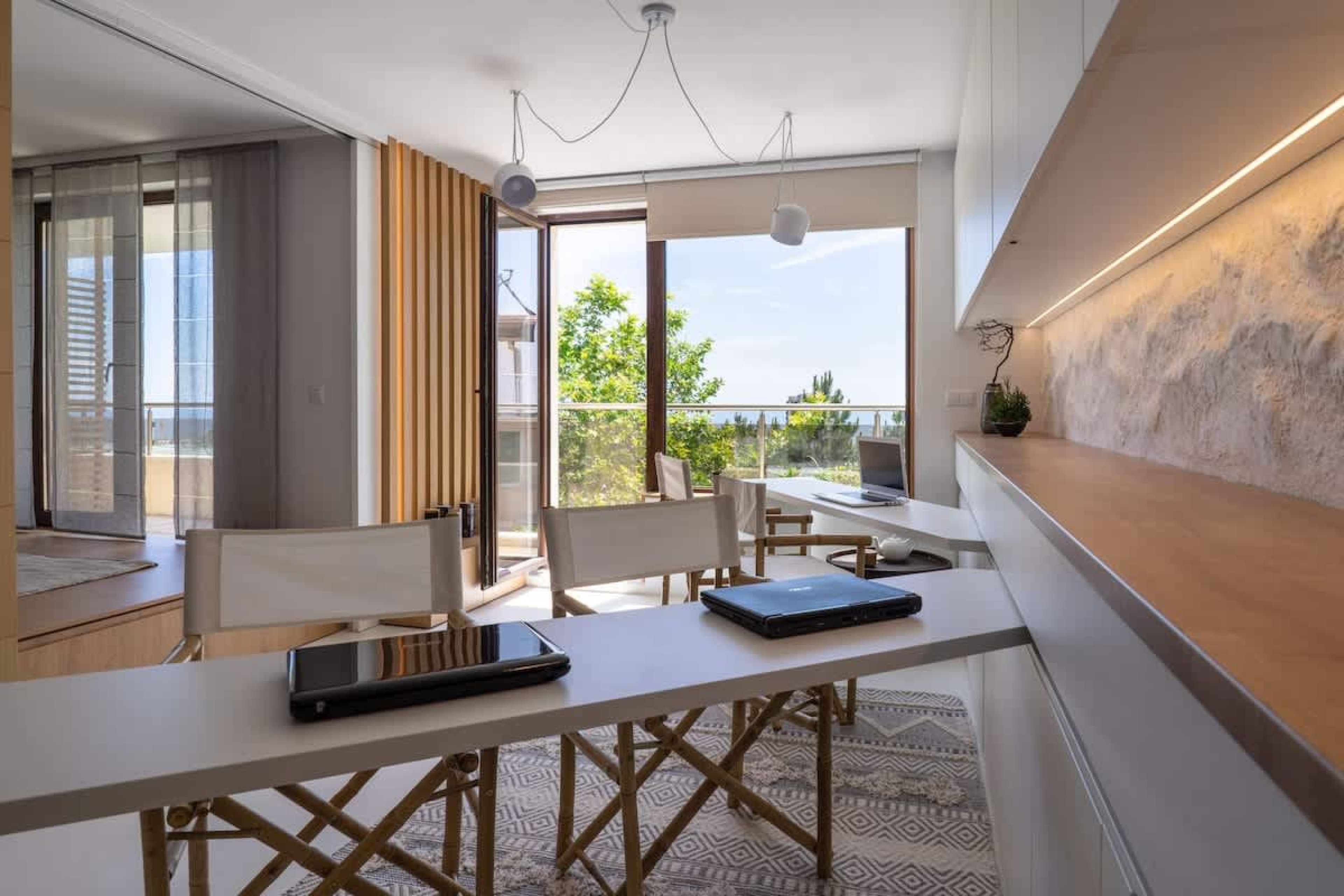 Scoutaround White Logo