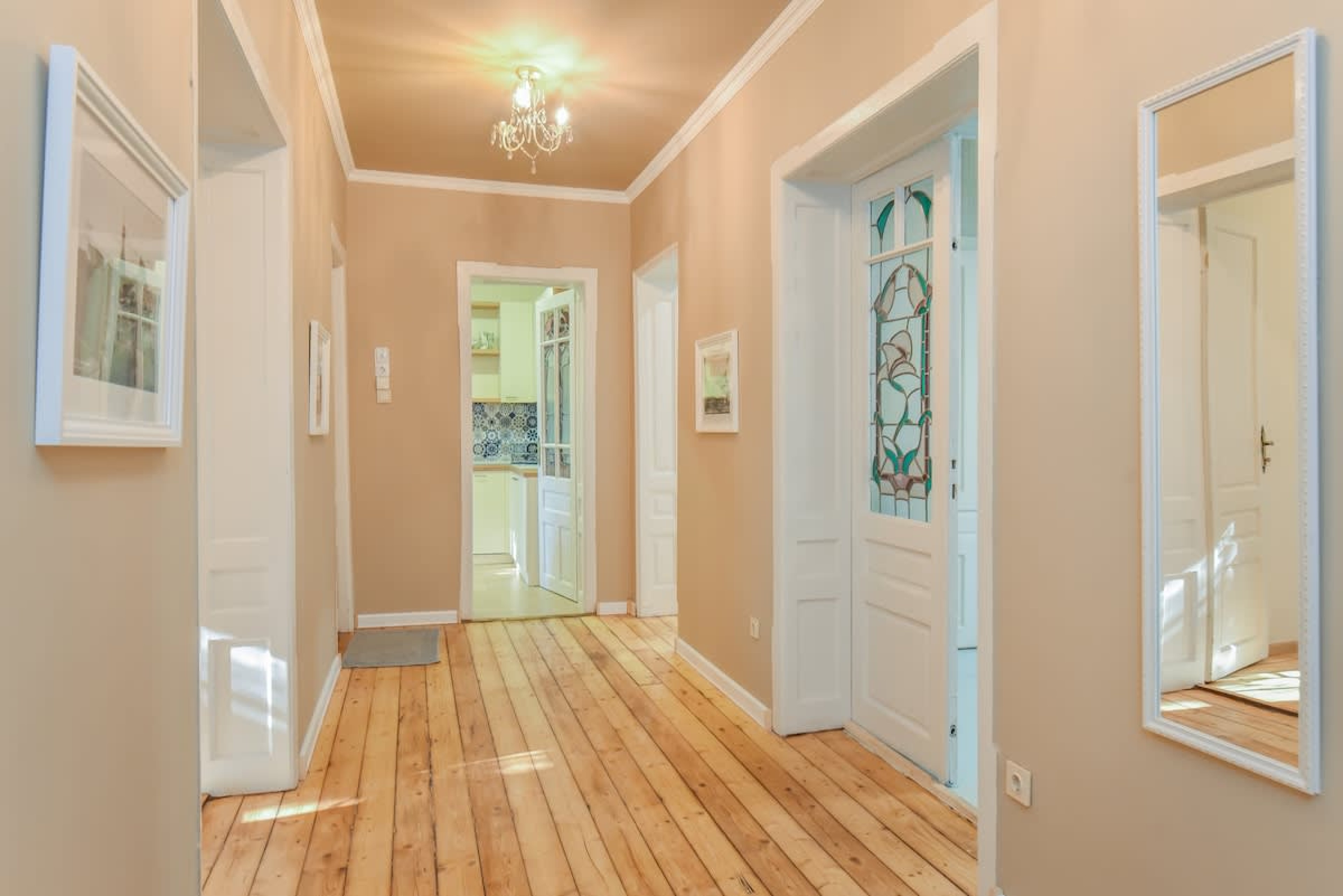 Scoutaround White Logo