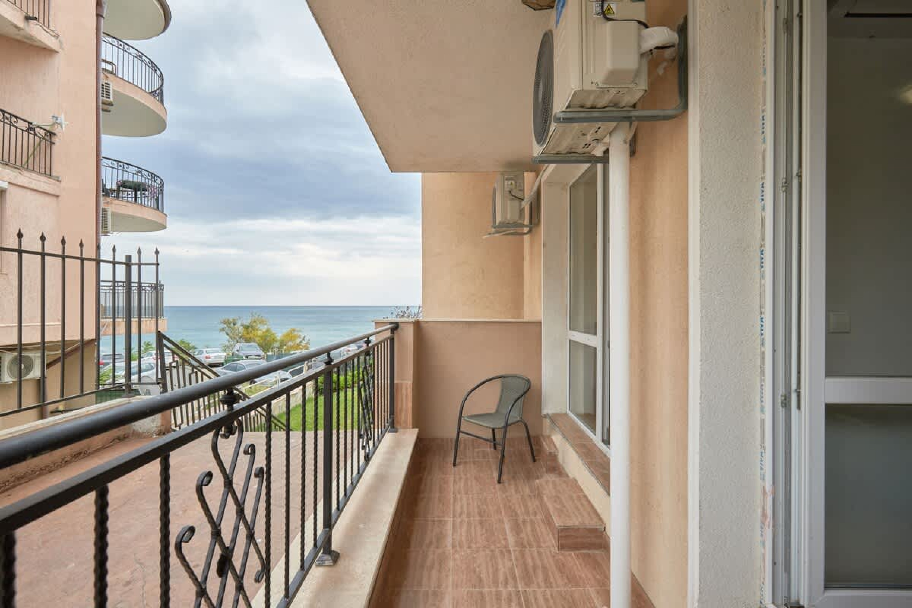 Scoutaround White Logo