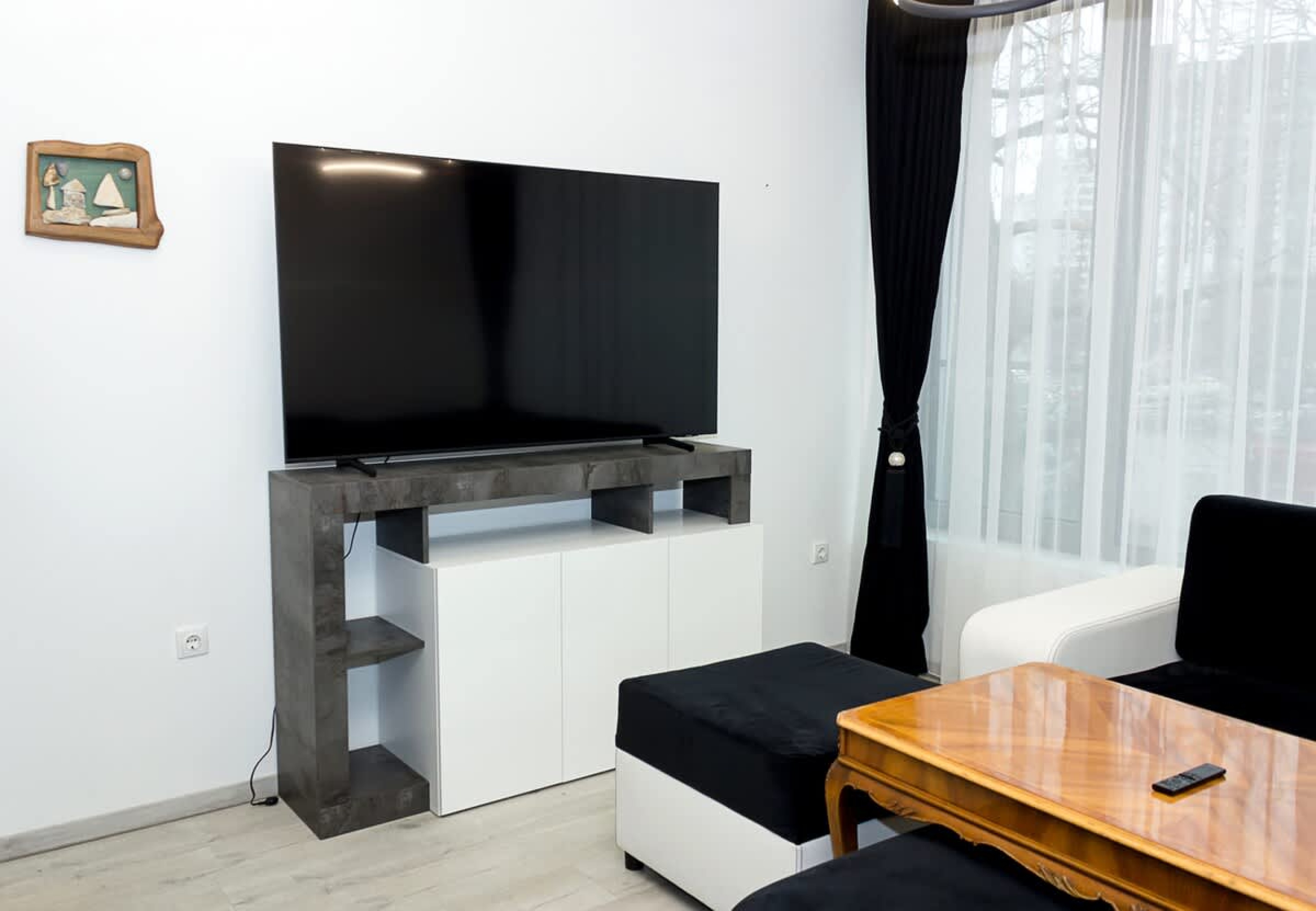 Scoutaround White Logo