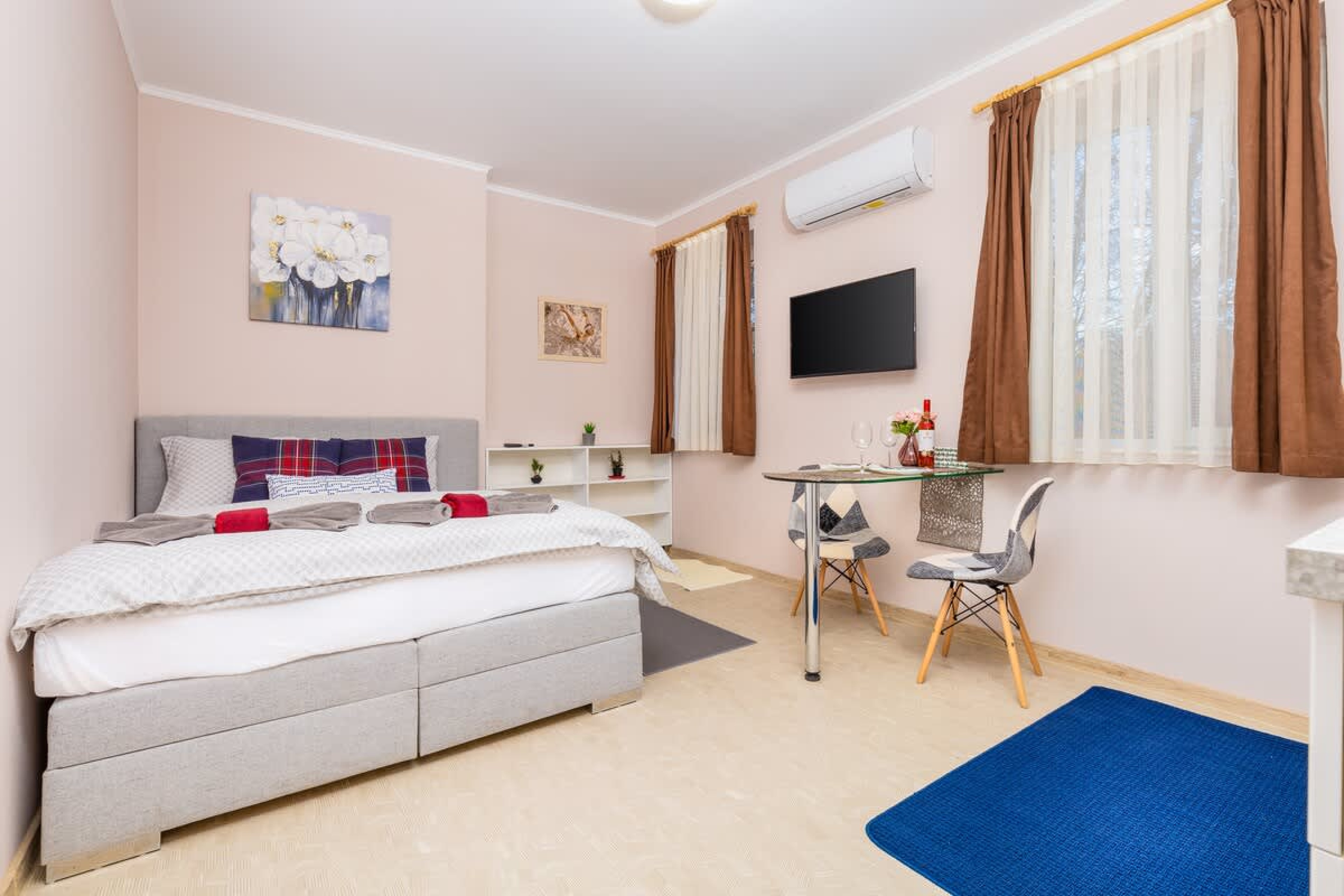 Scoutaround White Logo