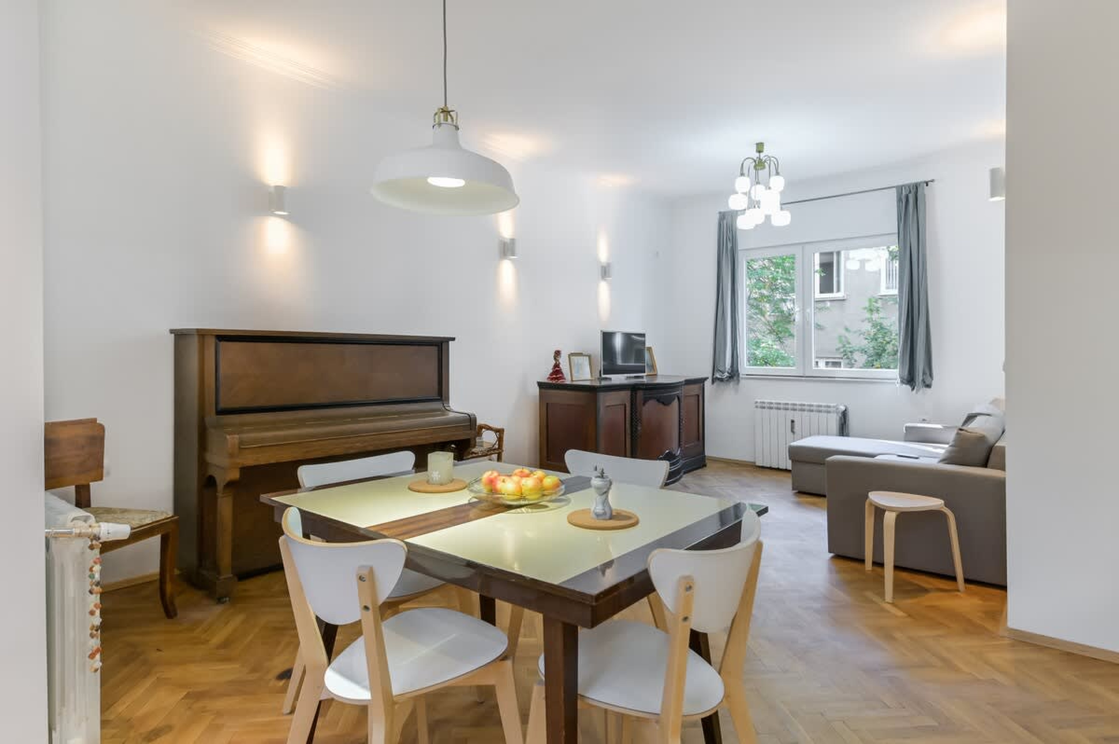 Scoutaround White Logo